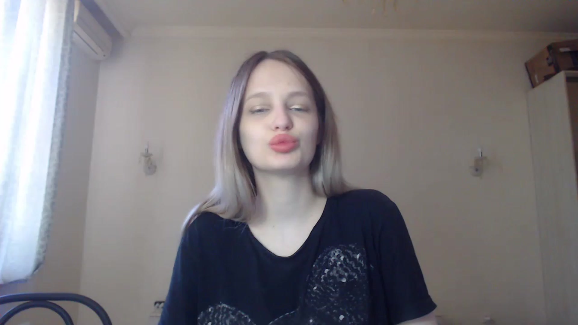 Gallery image thumbnail from Lola_vi's myfreecams stream on, 05/06/2023, 11:41 image 20 of 20