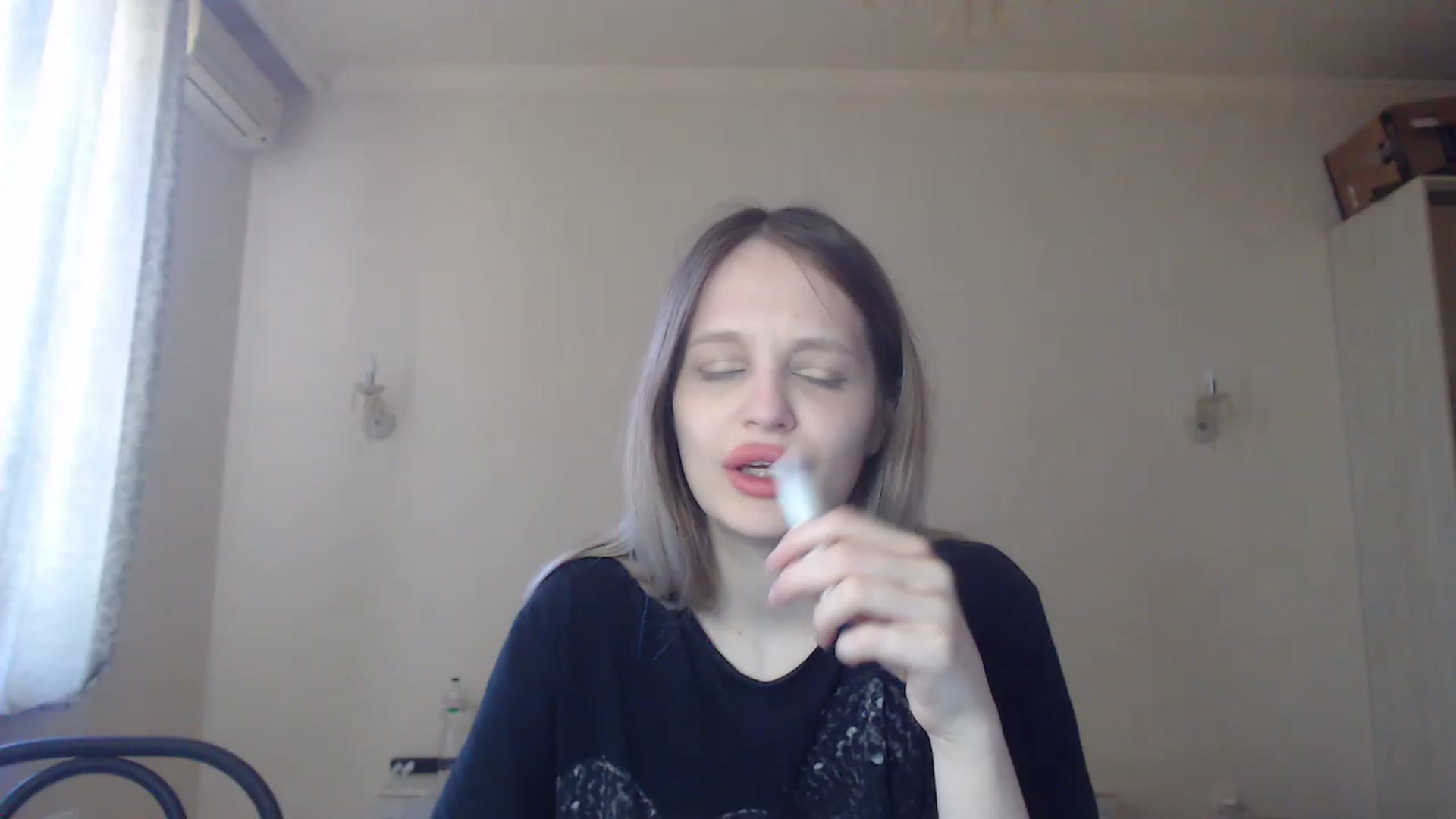 Gallery image thumbnail from Lola_vi's myfreecams stream on, 05/06/2023, 11:41 image 18 of 20