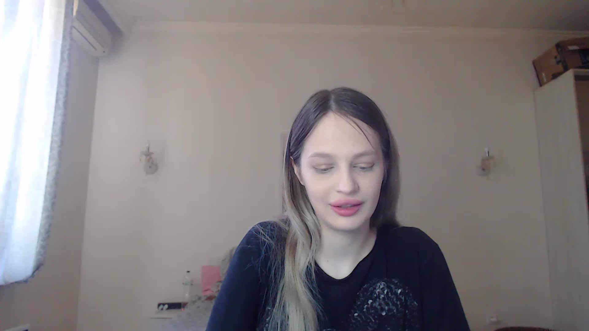 Gallery image thumbnail from Lola_vi's myfreecams stream on, 05/07/2023, 10:50 image 9 of 20