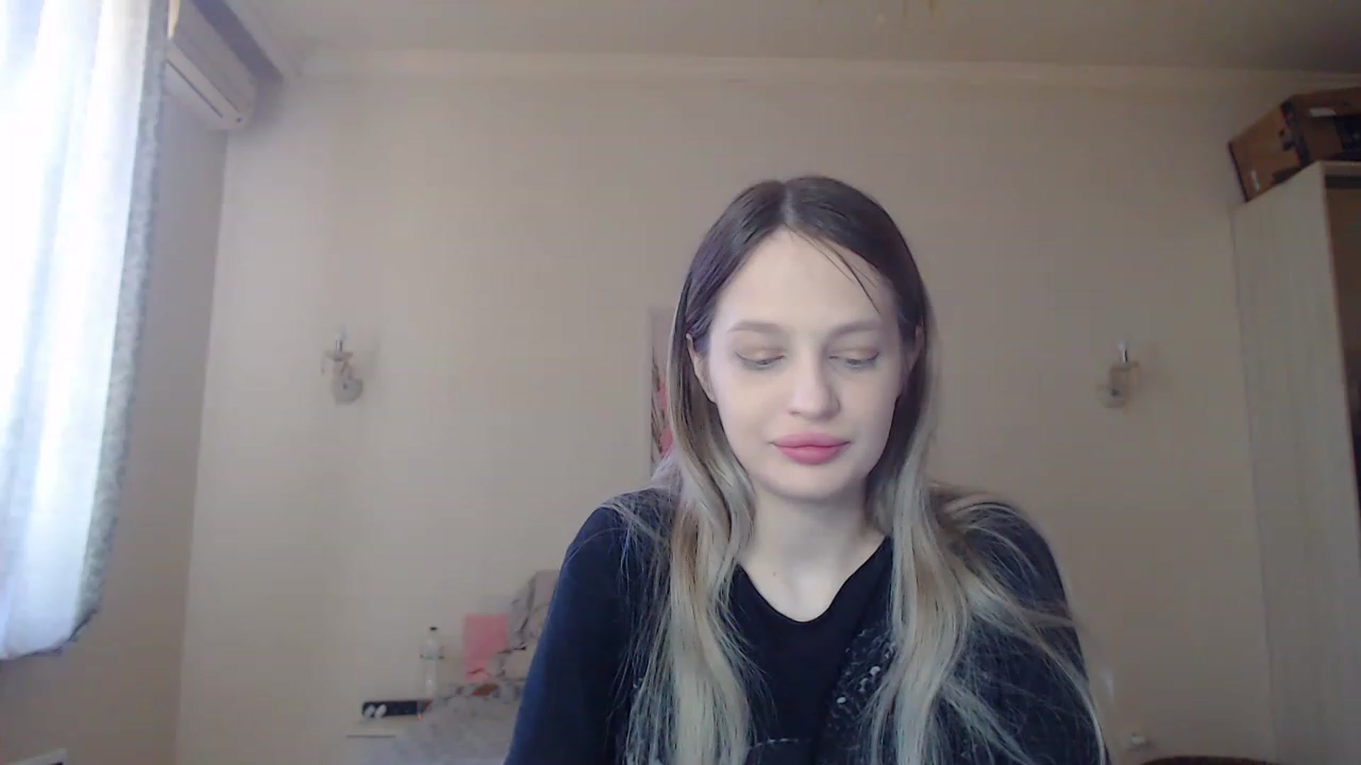 Gallery image thumbnail from Lola_vi's myfreecams stream on, 05/07/2023, 10:50 image 2 of 20
