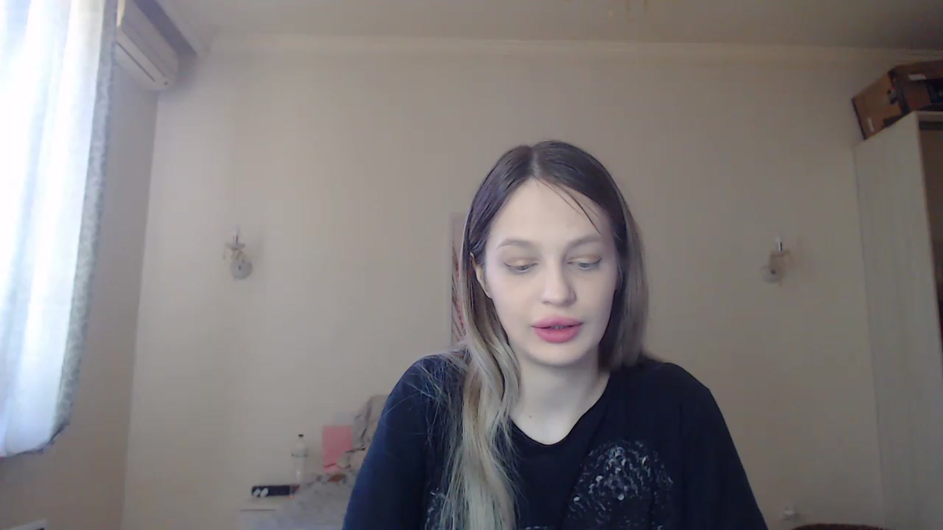 Gallery image thumbnail from Lola_vi's myfreecams stream on, 05/07/2023, 10:50 image 12 of 20