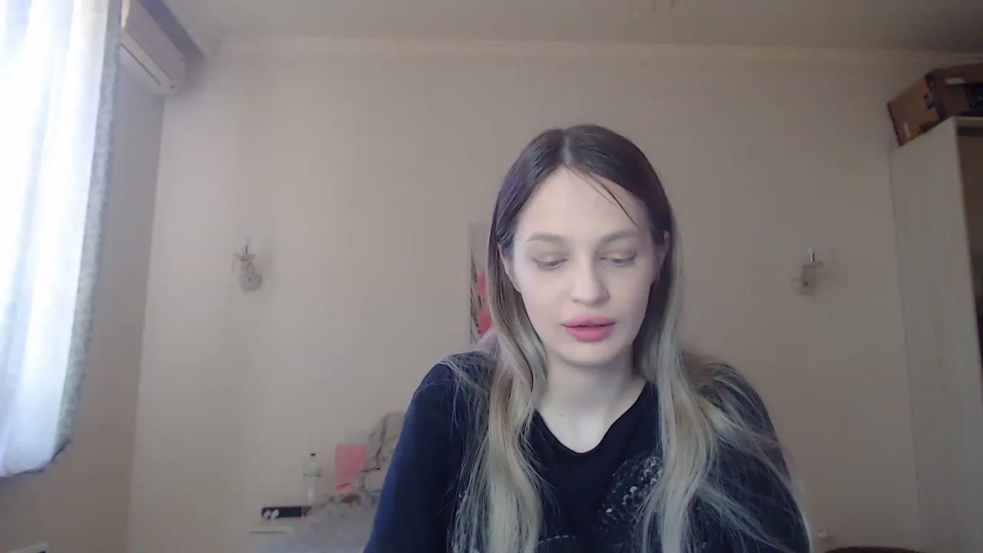 Gallery image thumbnail from Lola_vi's myfreecams stream on, 05/07/2023, 10:50 image 1 of 20