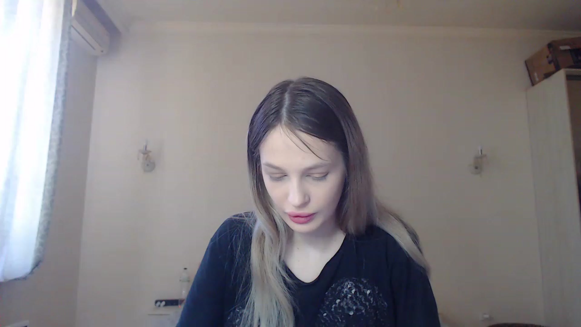 Gallery image thumbnail from Lola_vi's myfreecams stream on, 05/07/2023, 10:50 image 14 of 20