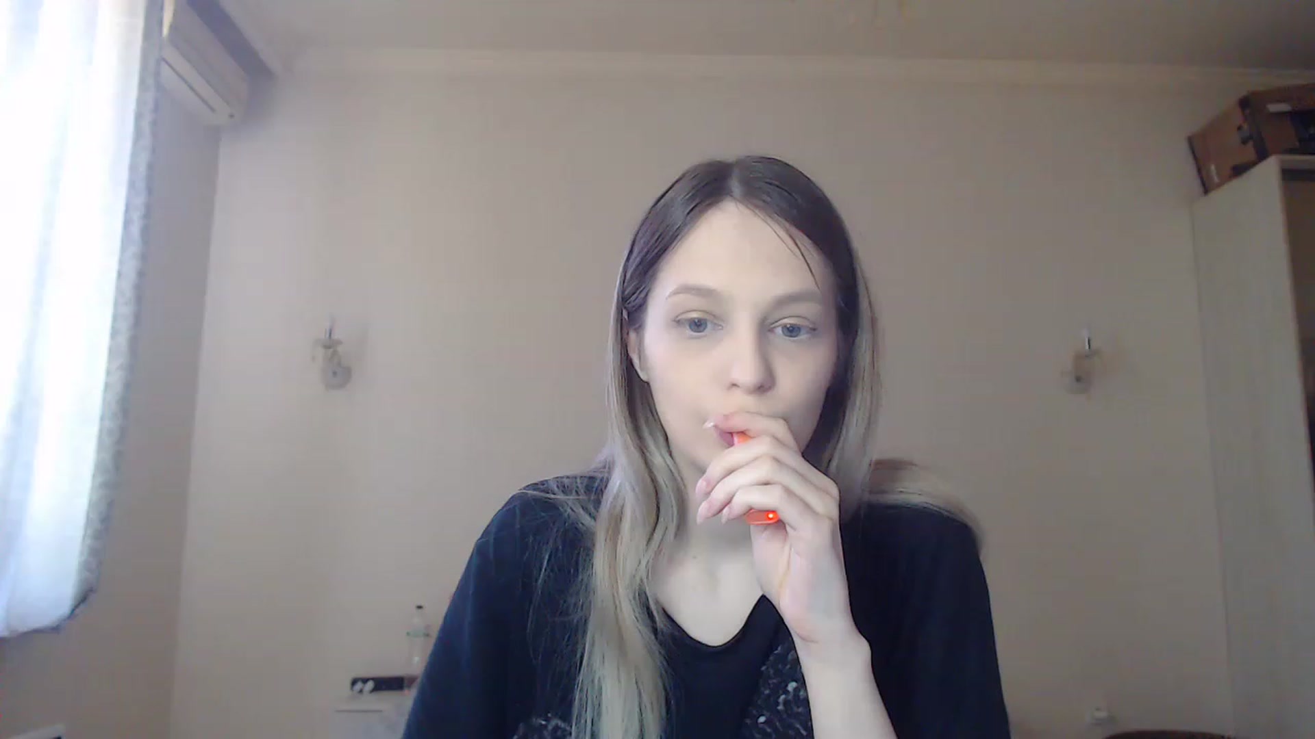 Gallery image thumbnail from Lola_vi's myfreecams stream on, 05/07/2023, 10:50 image 13 of 20