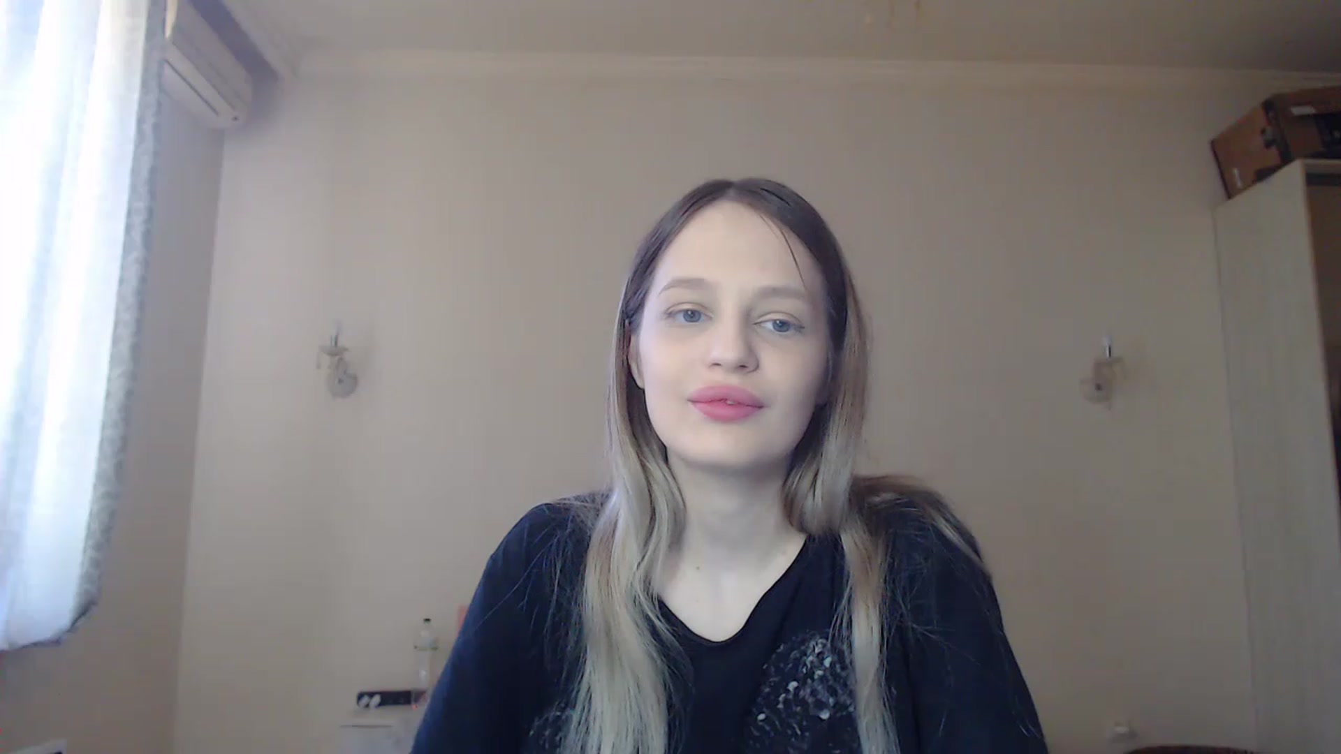 Gallery image thumbnail from Lola_vi's myfreecams stream on, 05/07/2023, 10:50 image 16 of 20