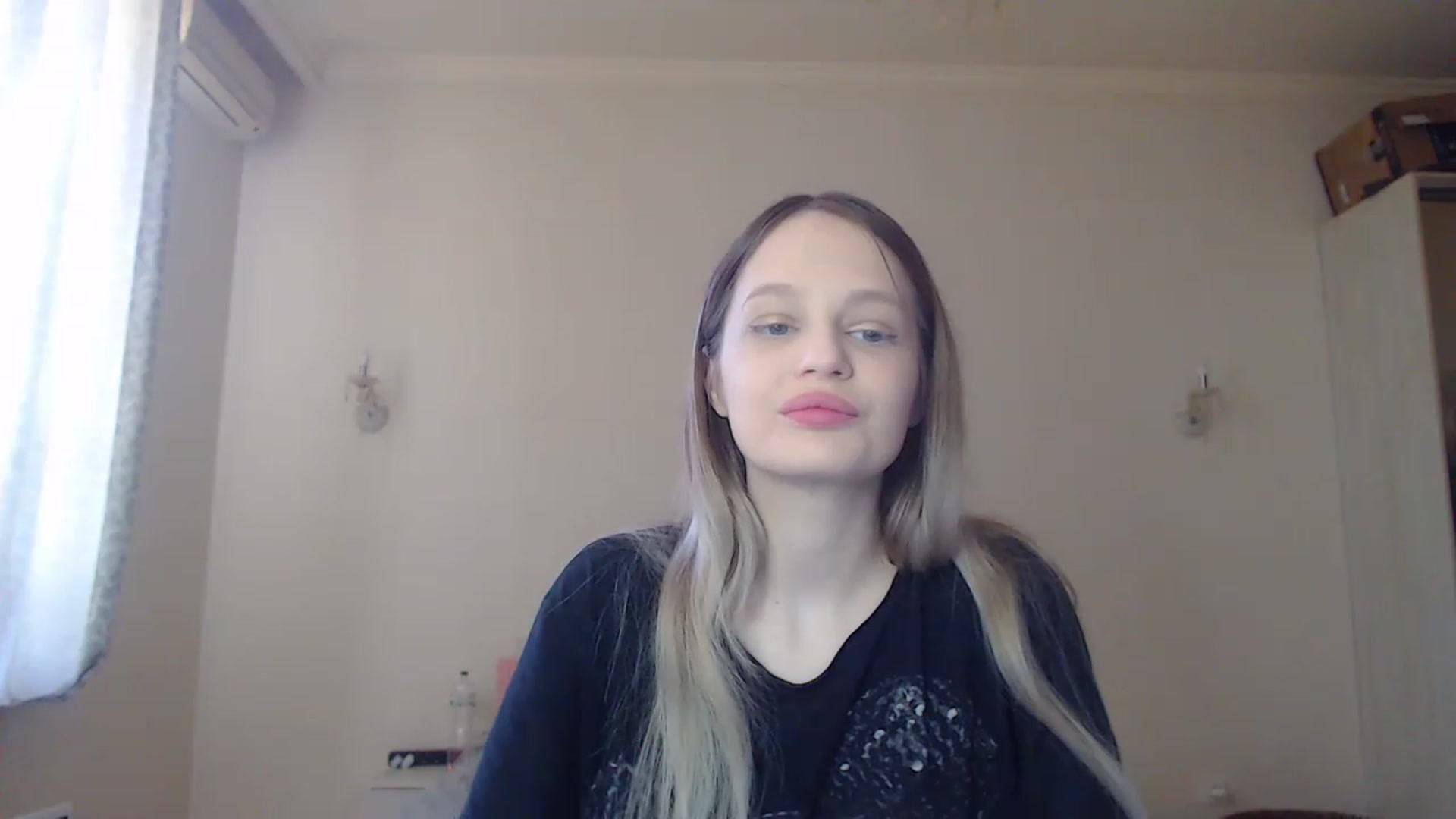 Gallery image thumbnail from Lola_vi's myfreecams stream on, 05/07/2023, 10:50 image 15 of 20