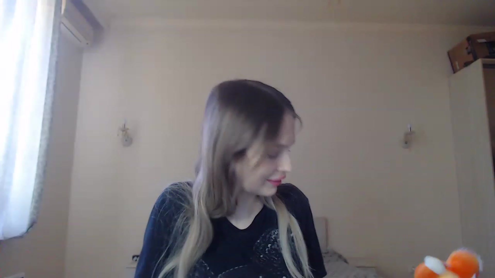 Gallery image thumbnail from Lola_vi's myfreecams stream on, 05/07/2023, 10:50 image 19 of 20