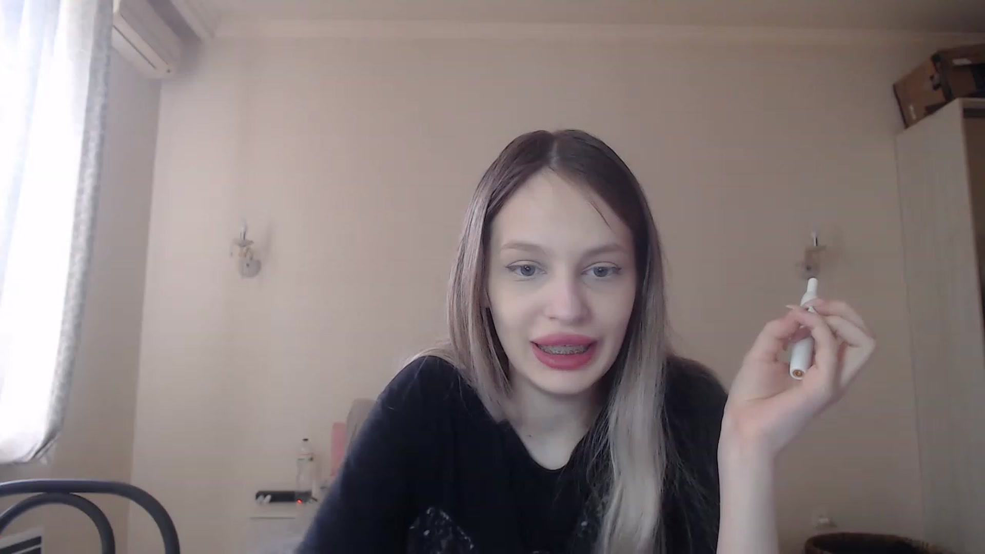 Gallery image thumbnail from Lola_vi's myfreecams stream on, 05/08/2023, 10:24 image 11 of 20