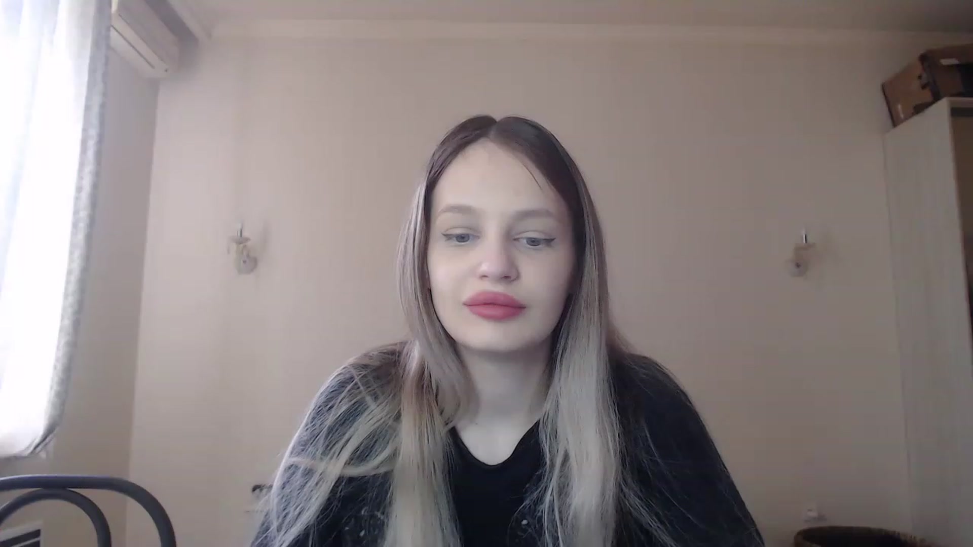 Gallery image thumbnail from Lola_vi's myfreecams stream on, 05/08/2023, 10:24 image 3 of 20