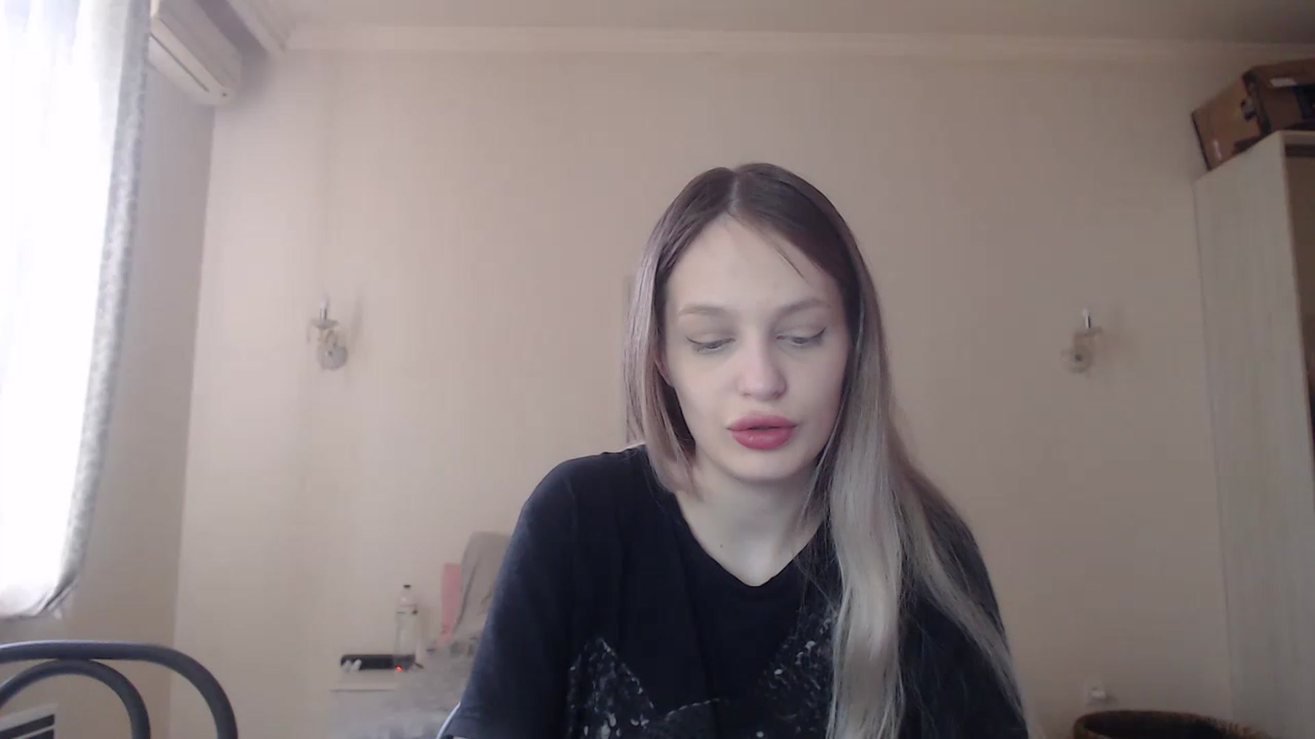 Gallery image thumbnail from Lola_vi's myfreecams stream on, 05/08/2023, 10:24 image 9 of 20