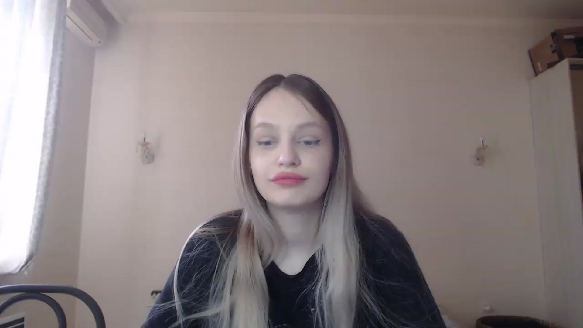 Gallery image thumbnail from Lola_vi's myfreecams stream on, 05/08/2023, 10:24 image 5 of 20
