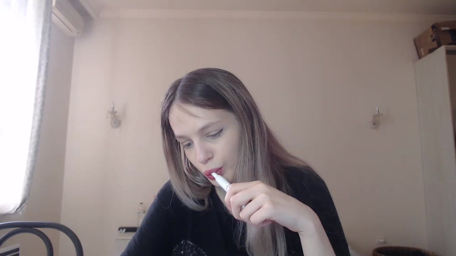 Gallery image thumbnail from Lola_vi's myfreecams stream on, 05/08/2023, 10:24 image 12 of 20