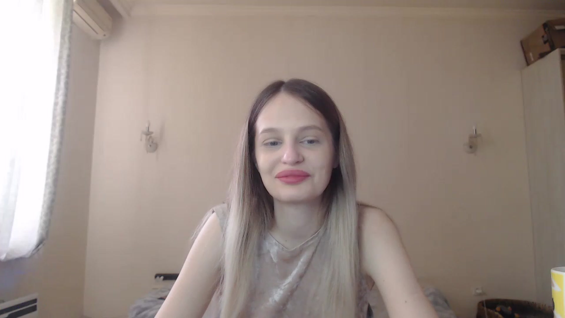 Gallery image thumbnail from Lola_vi's myfreecams stream on, 05/09/2023, 10:56 image 8 of 20
