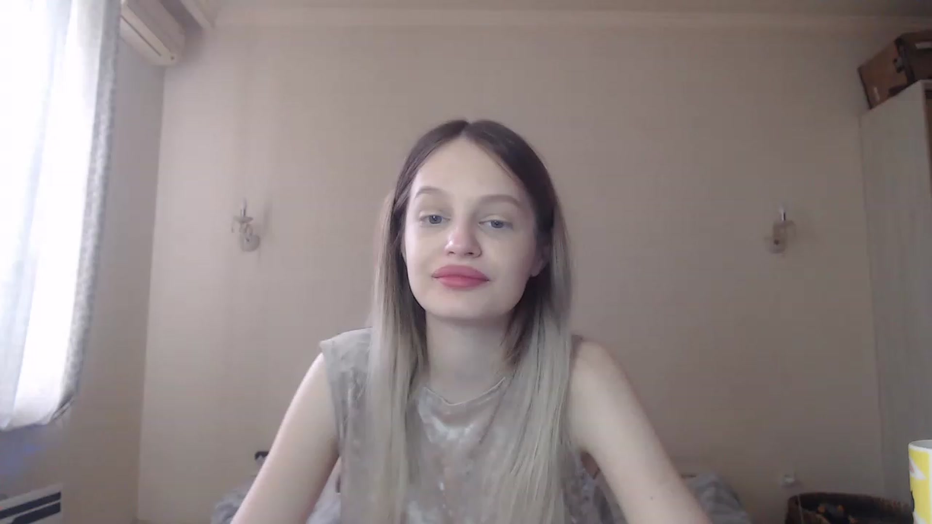 Gallery image thumbnail from Lola_vi's myfreecams stream on, 05/09/2023, 10:56 image 11 of 20