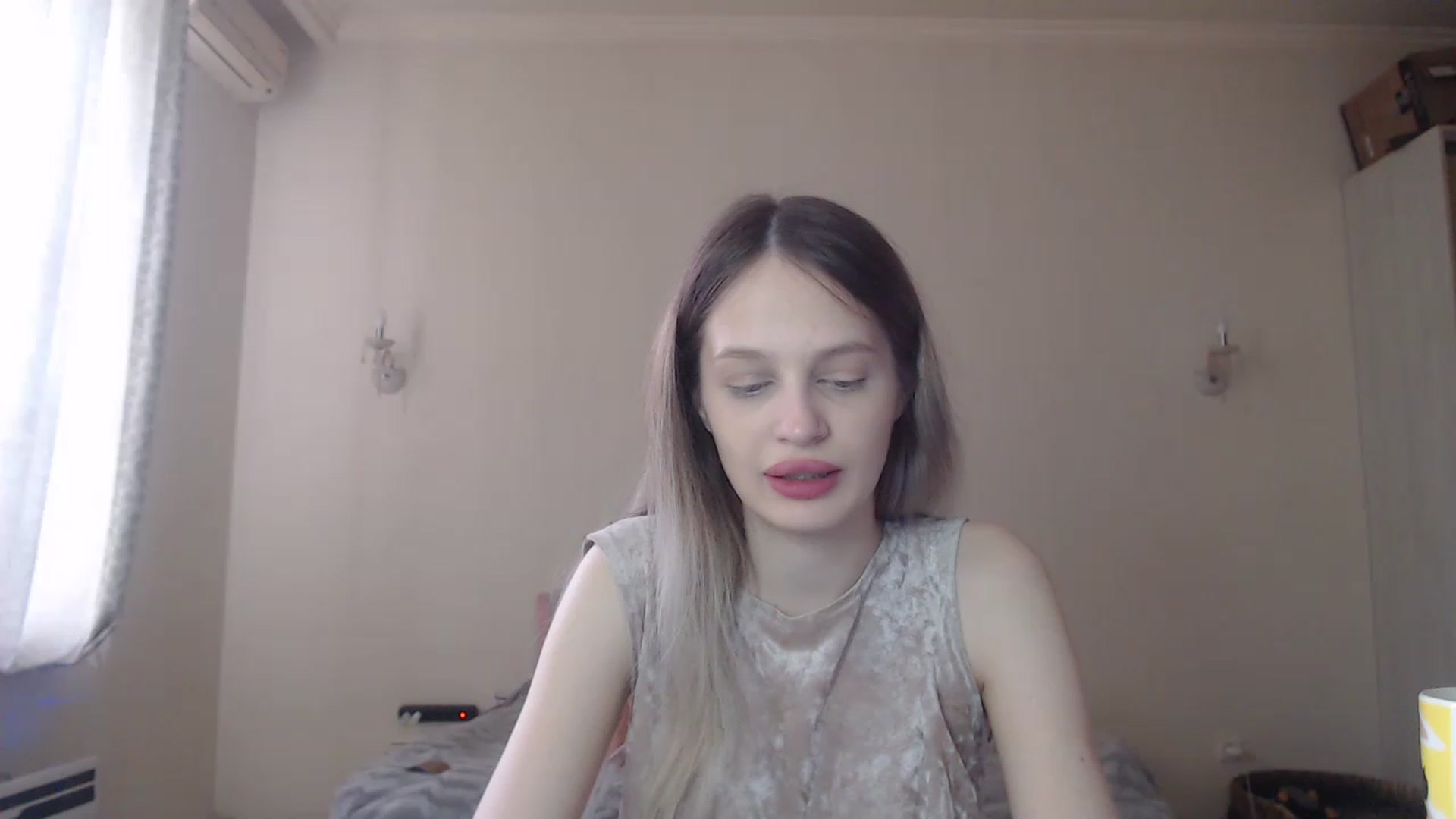 Gallery image thumbnail from Lola_vi's myfreecams stream on, 05/09/2023, 10:56 image 12 of 20