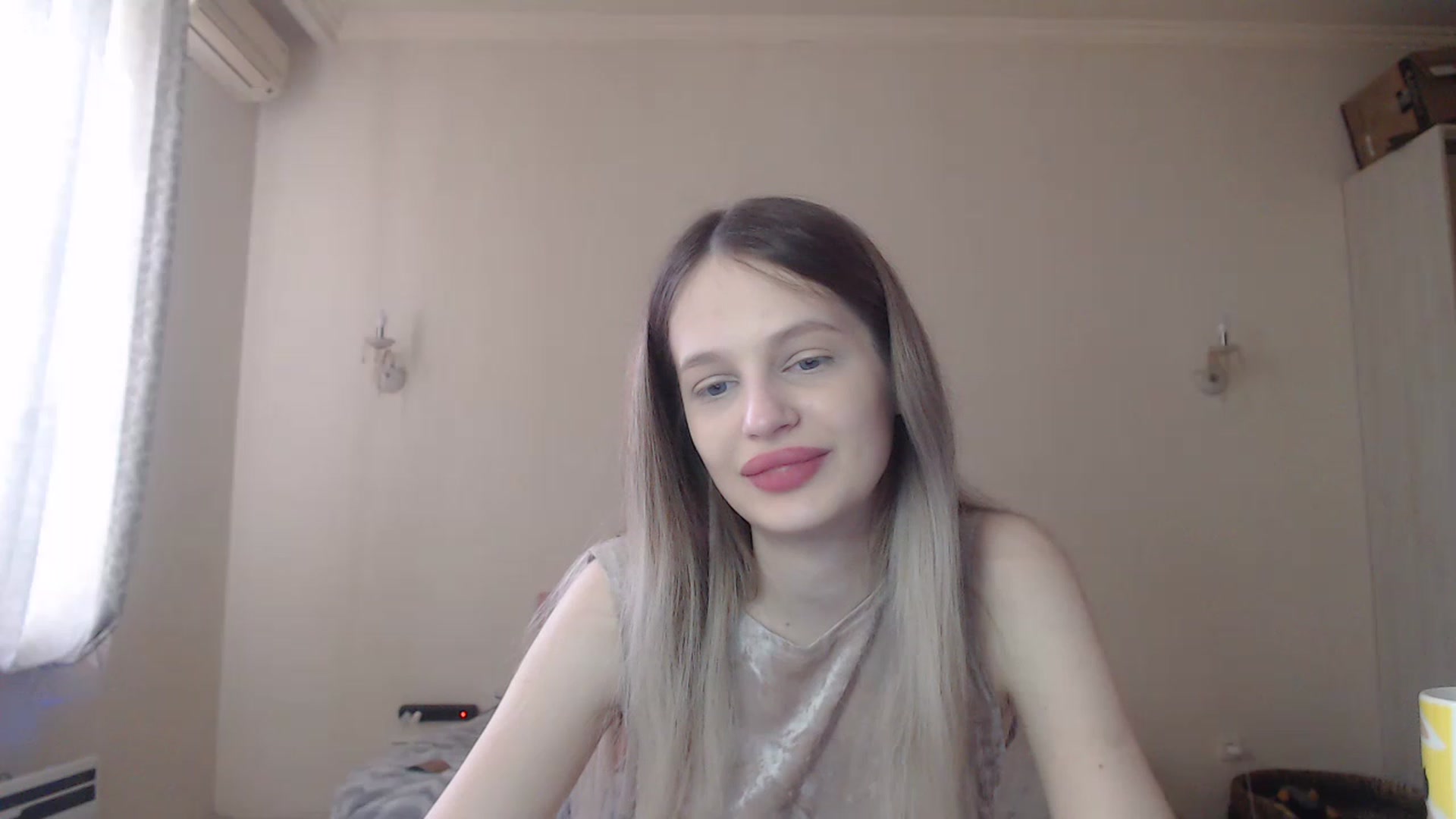 Gallery image thumbnail from Lola_vi's myfreecams stream on, 05/09/2023, 10:56 image 7 of 20