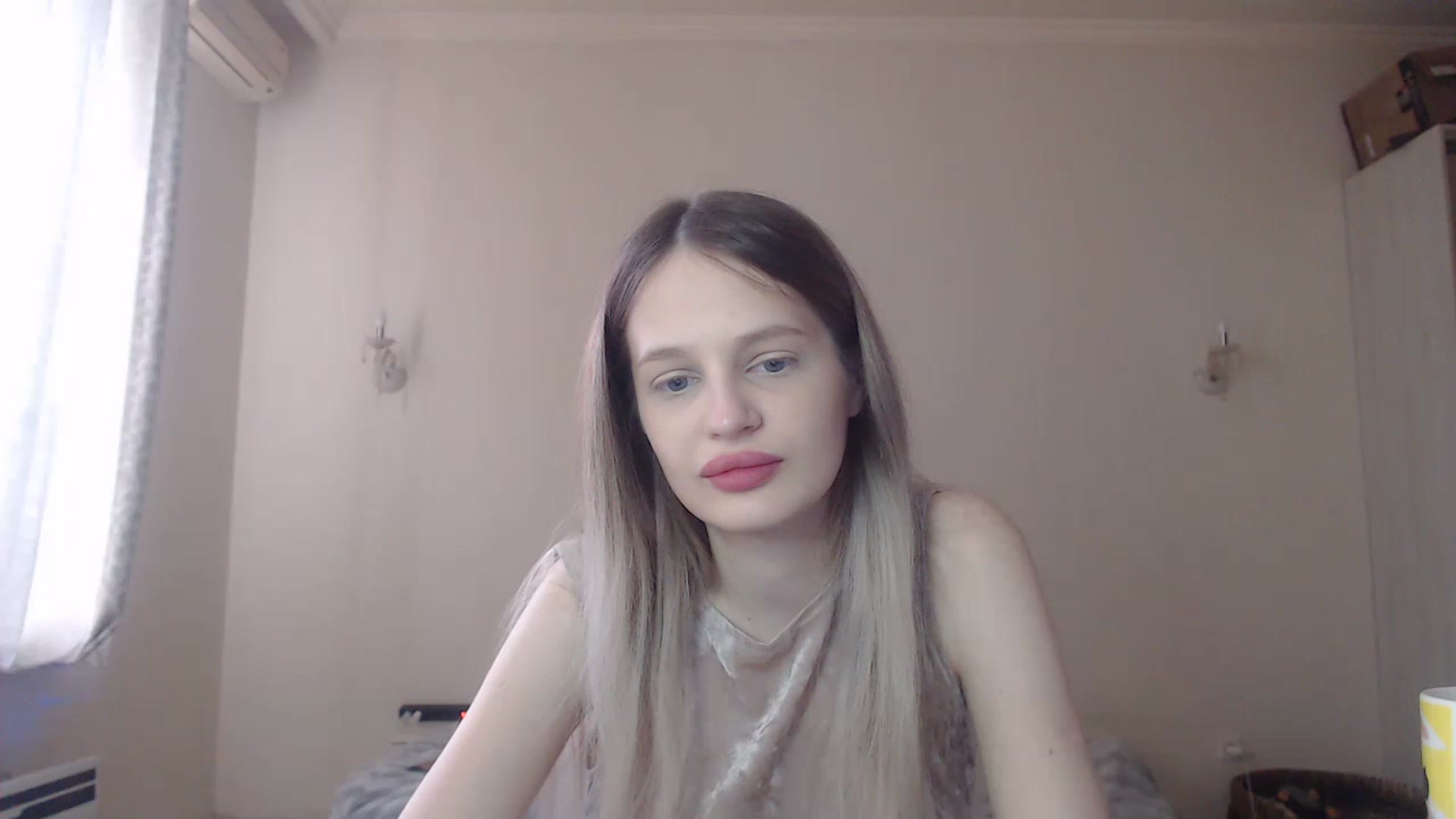 Gallery image thumbnail from Lola_vi's myfreecams stream on, 05/09/2023, 10:56 image 5 of 20