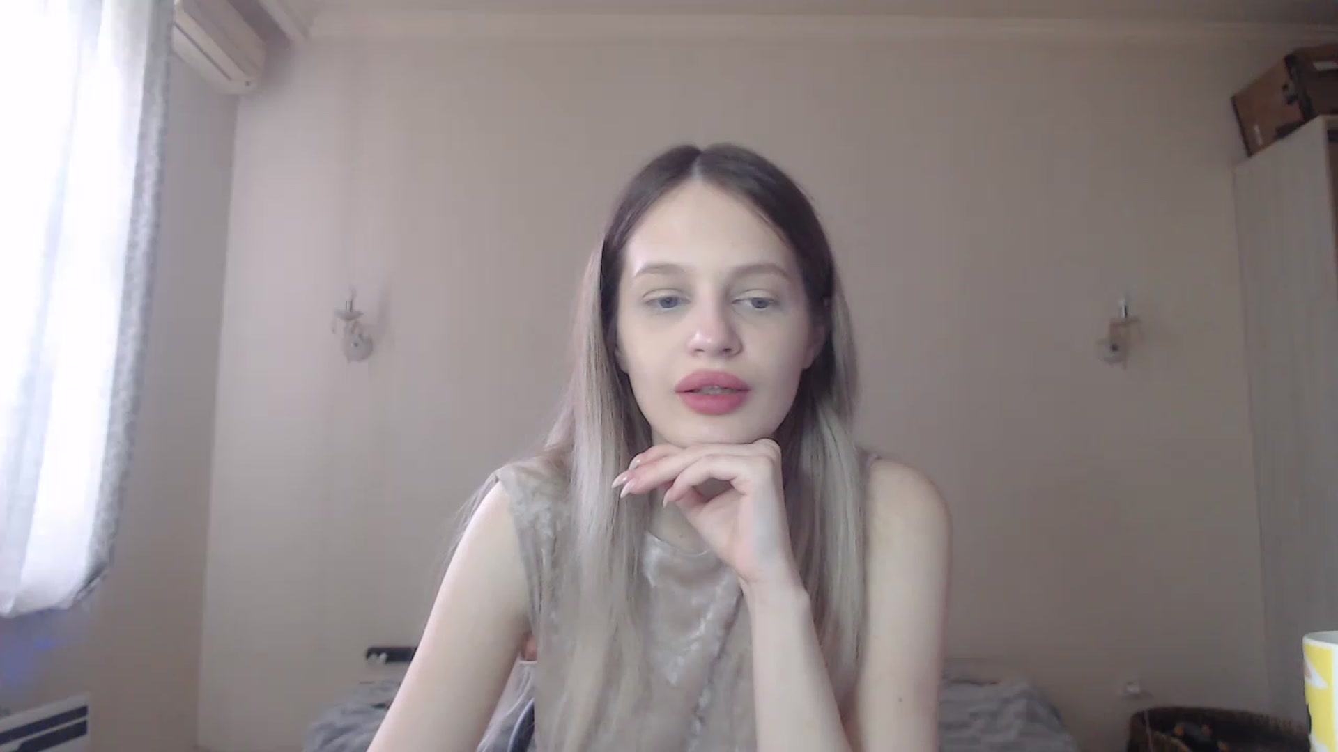 Gallery image thumbnail from Lola_vi's myfreecams stream on, 05/09/2023, 10:56 image 3 of 20