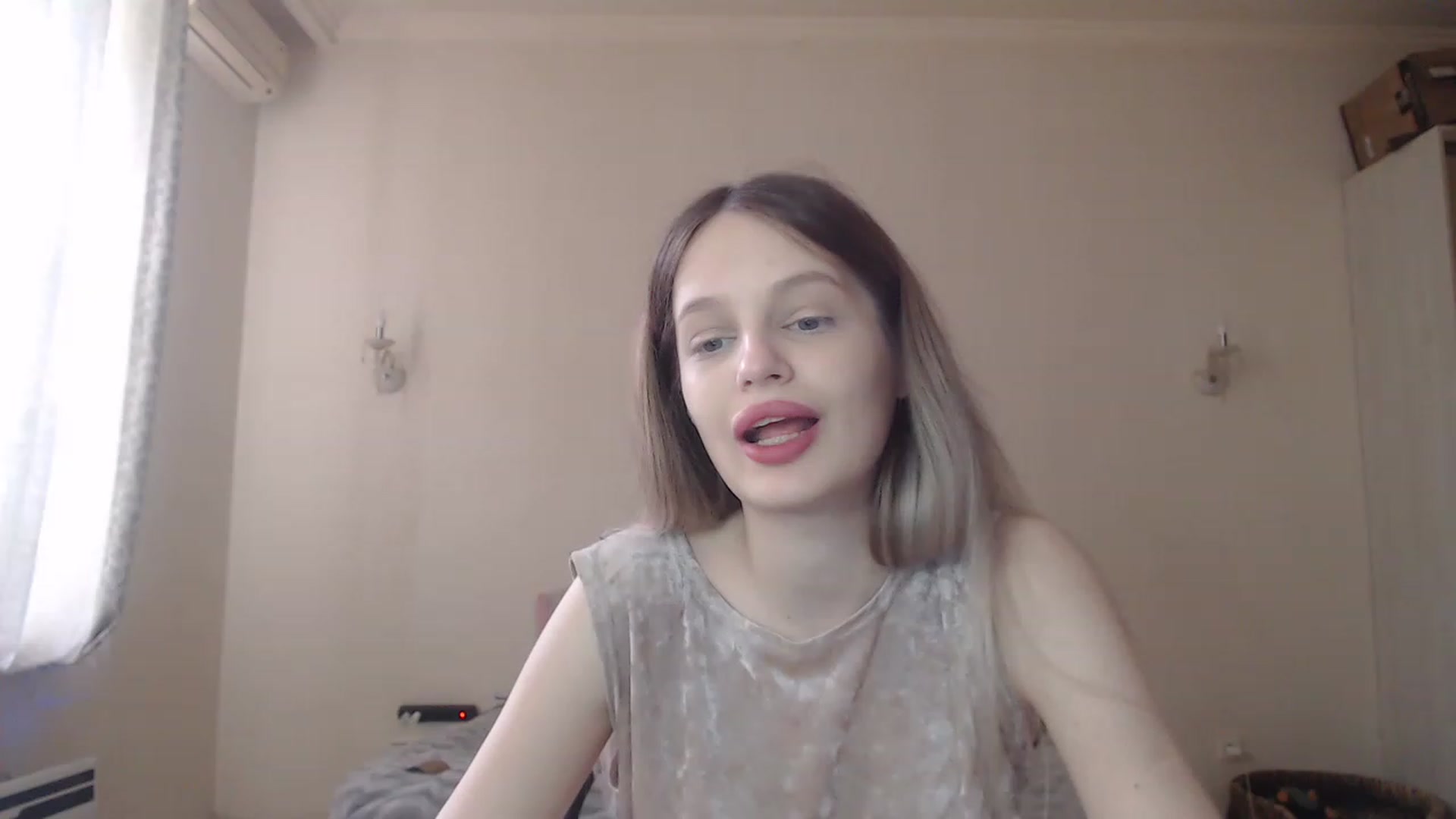 Gallery image thumbnail from Lola_vi's myfreecams stream on, 05/09/2023, 10:56 image 17 of 20