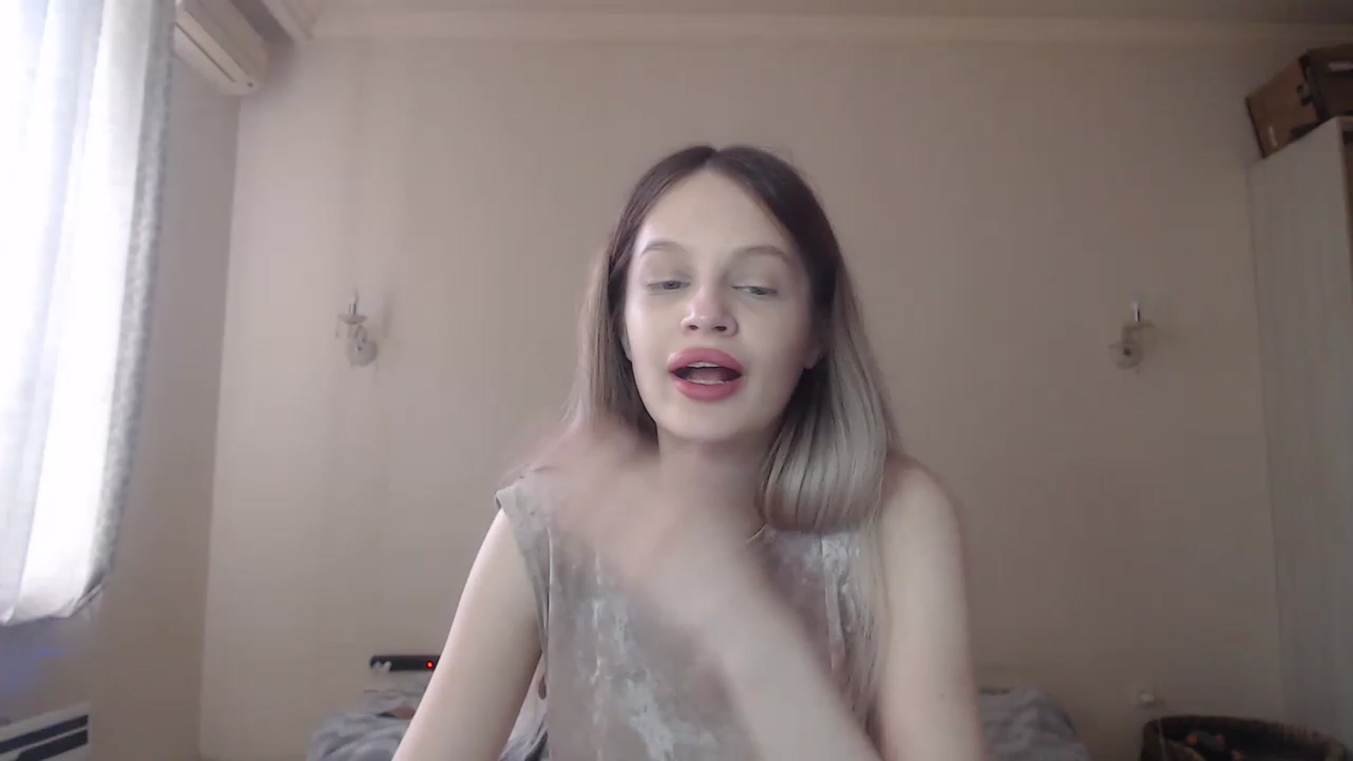 Gallery image thumbnail from Lola_vi's myfreecams stream on, 05/09/2023, 10:56 image 18 of 20