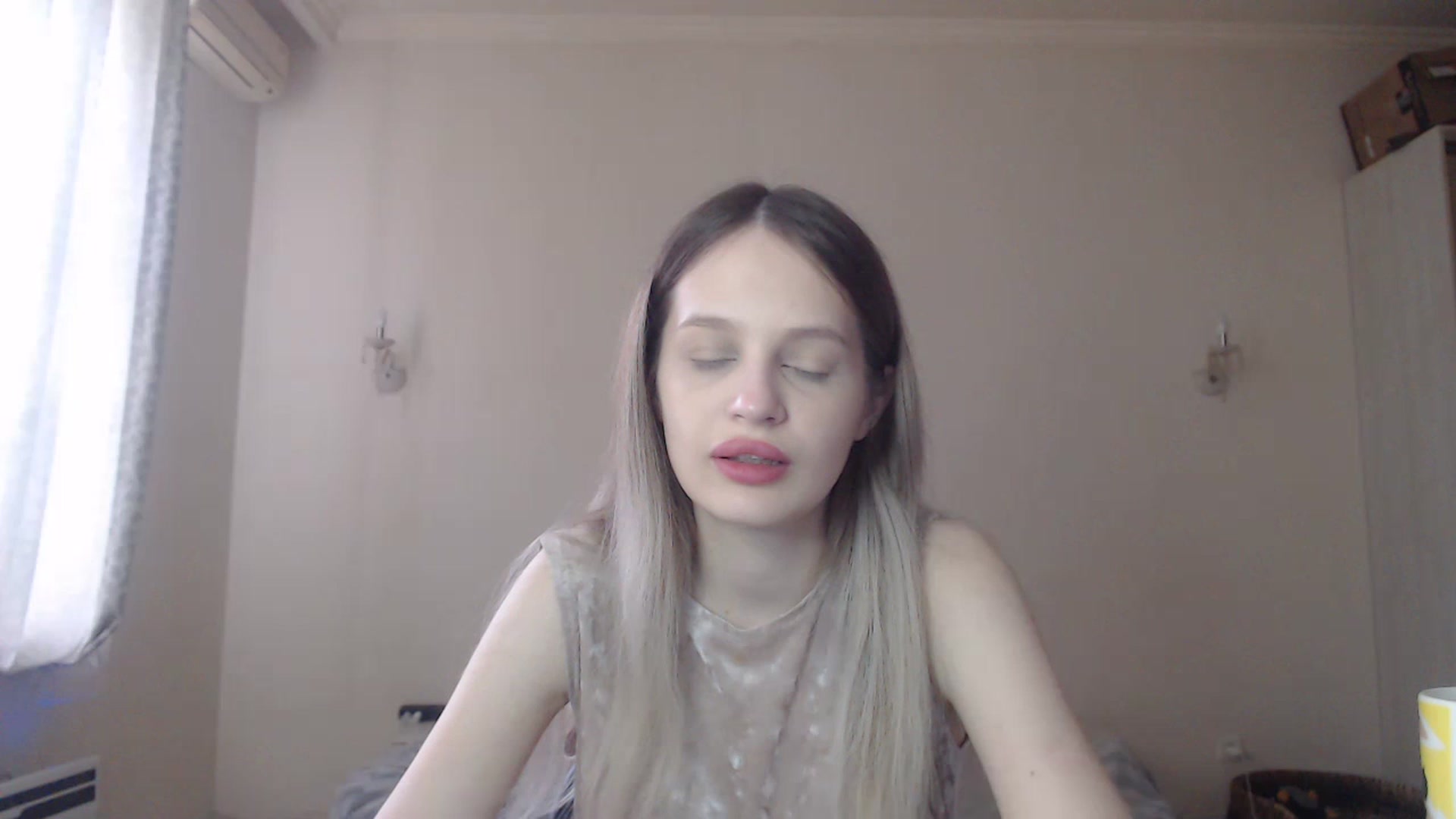 Gallery image thumbnail from Lola_vi's myfreecams stream on, 05/09/2023, 10:56 image 2 of 20