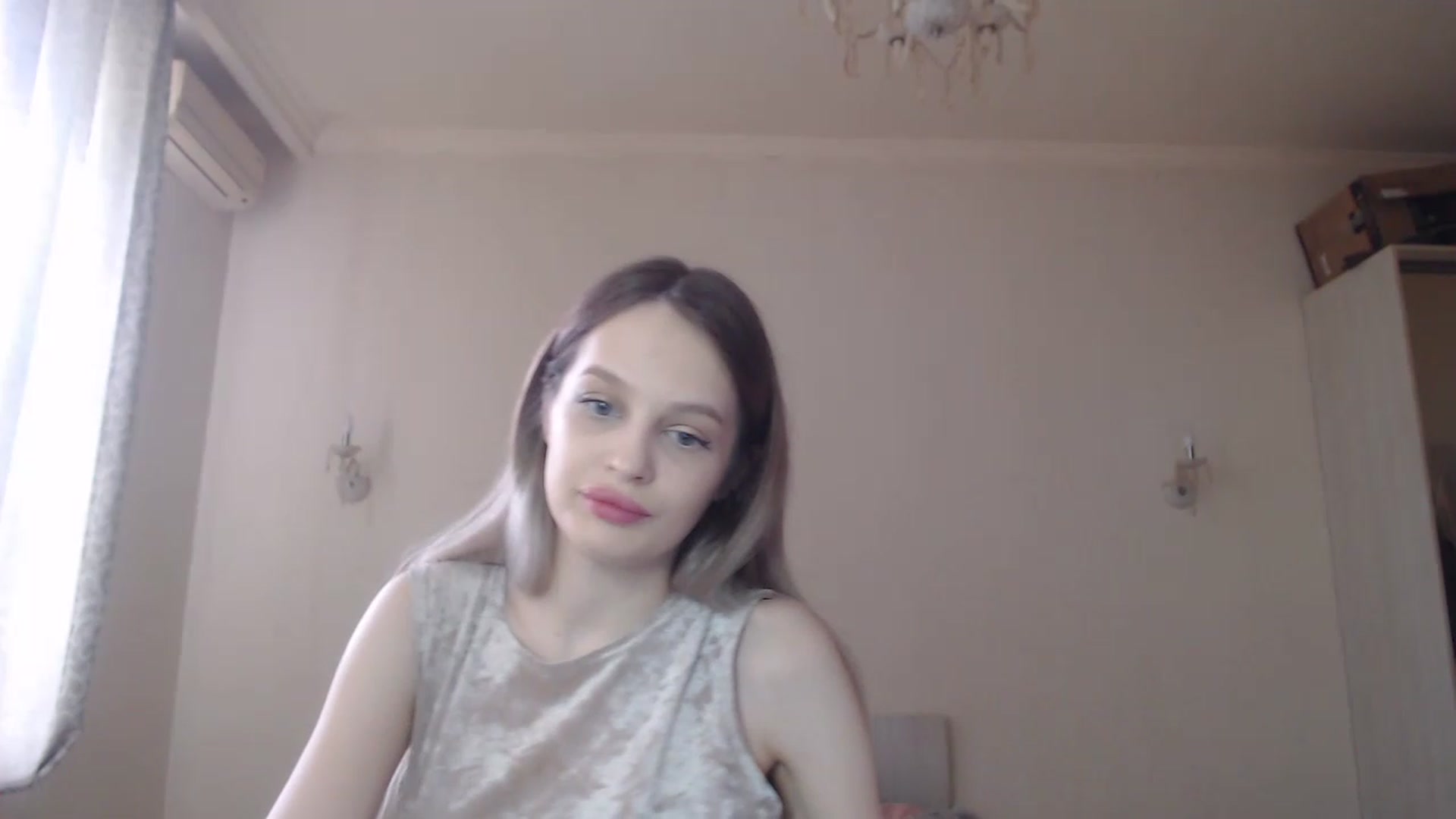 Gallery image thumbnail from Lola_vi's myfreecams stream on, 05/10/2023, 10:21 image 4 of 20