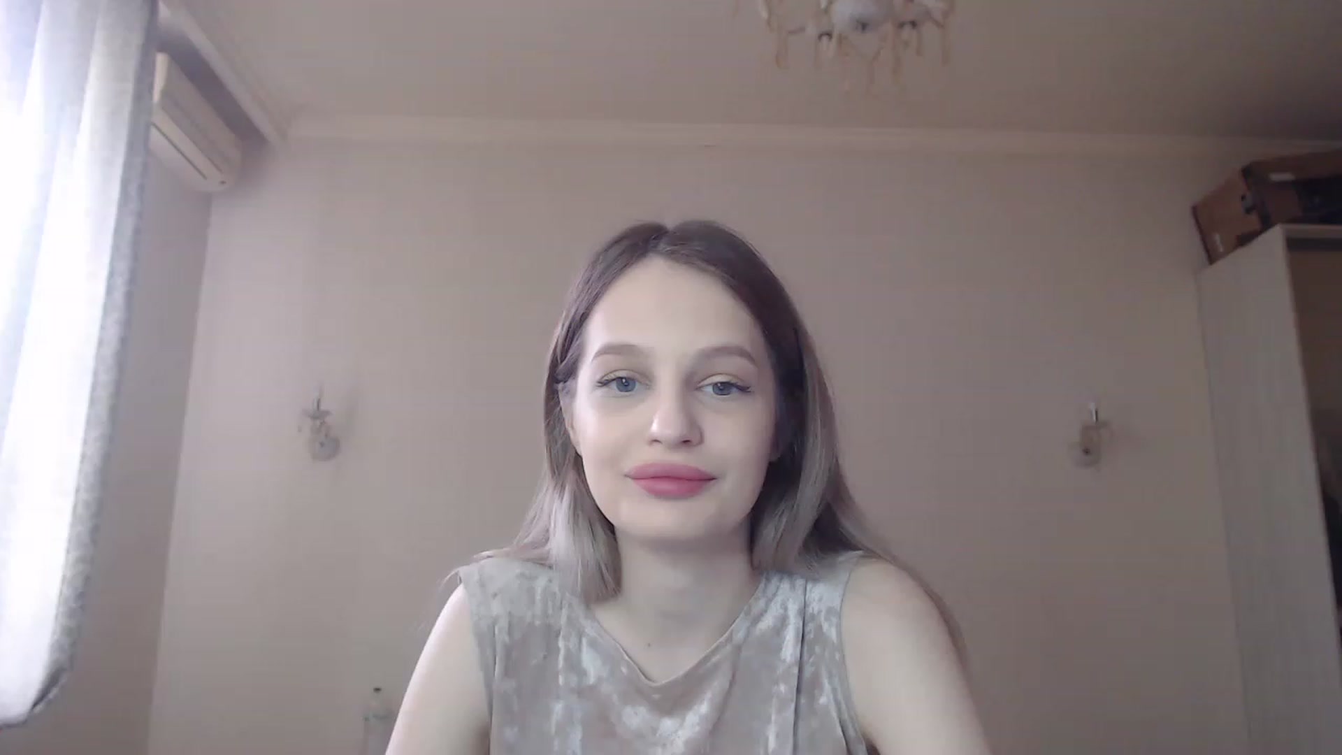 Gallery image thumbnail from Lola_vi's myfreecams stream on, 05/10/2023, 10:21 image 1 of 20