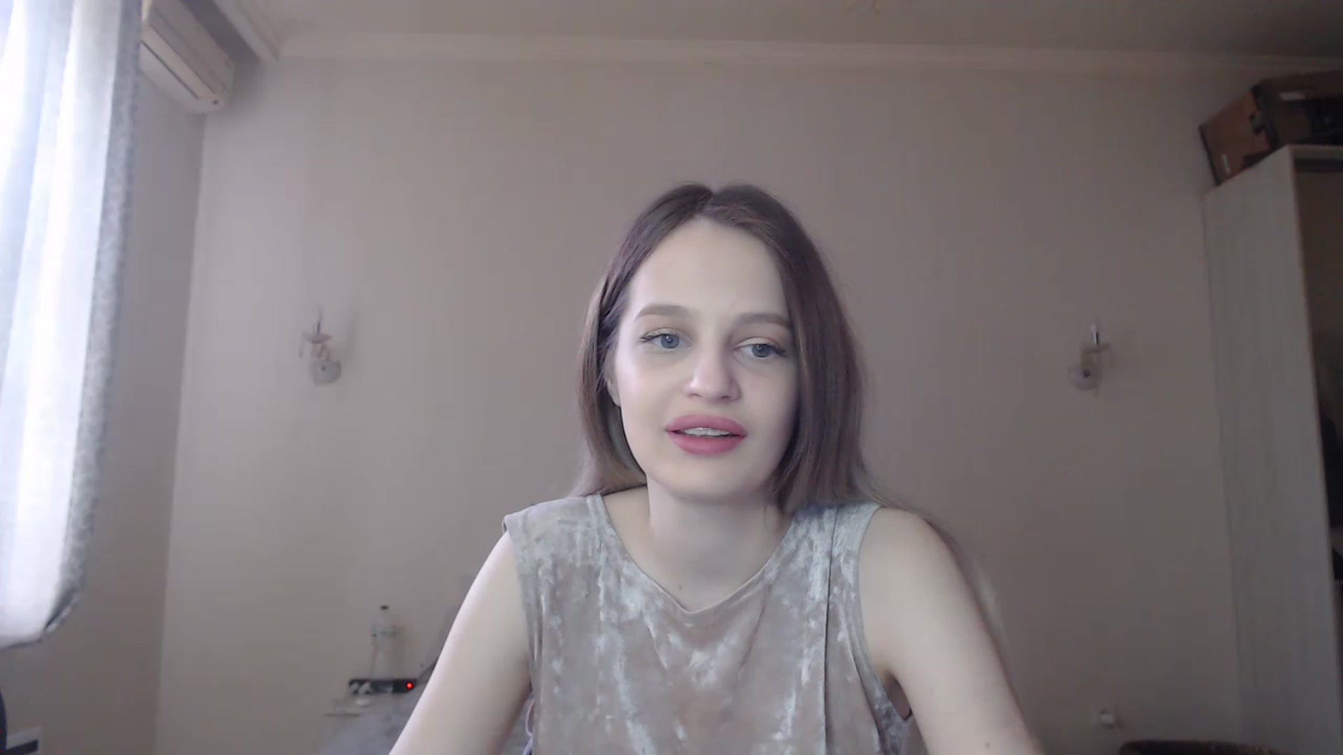 Gallery image thumbnail from Lola_vi's myfreecams stream on, 05/10/2023, 10:21 image 14 of 20