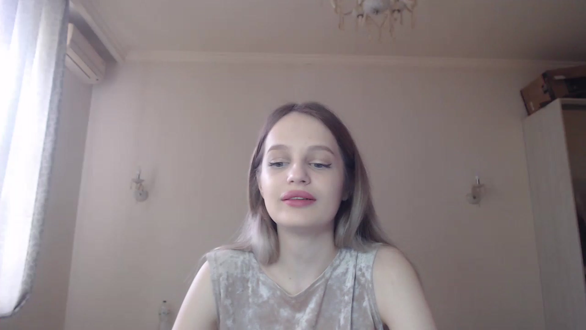 Gallery image thumbnail from Lola_vi's myfreecams stream on, 05/10/2023, 10:21 image 2 of 20