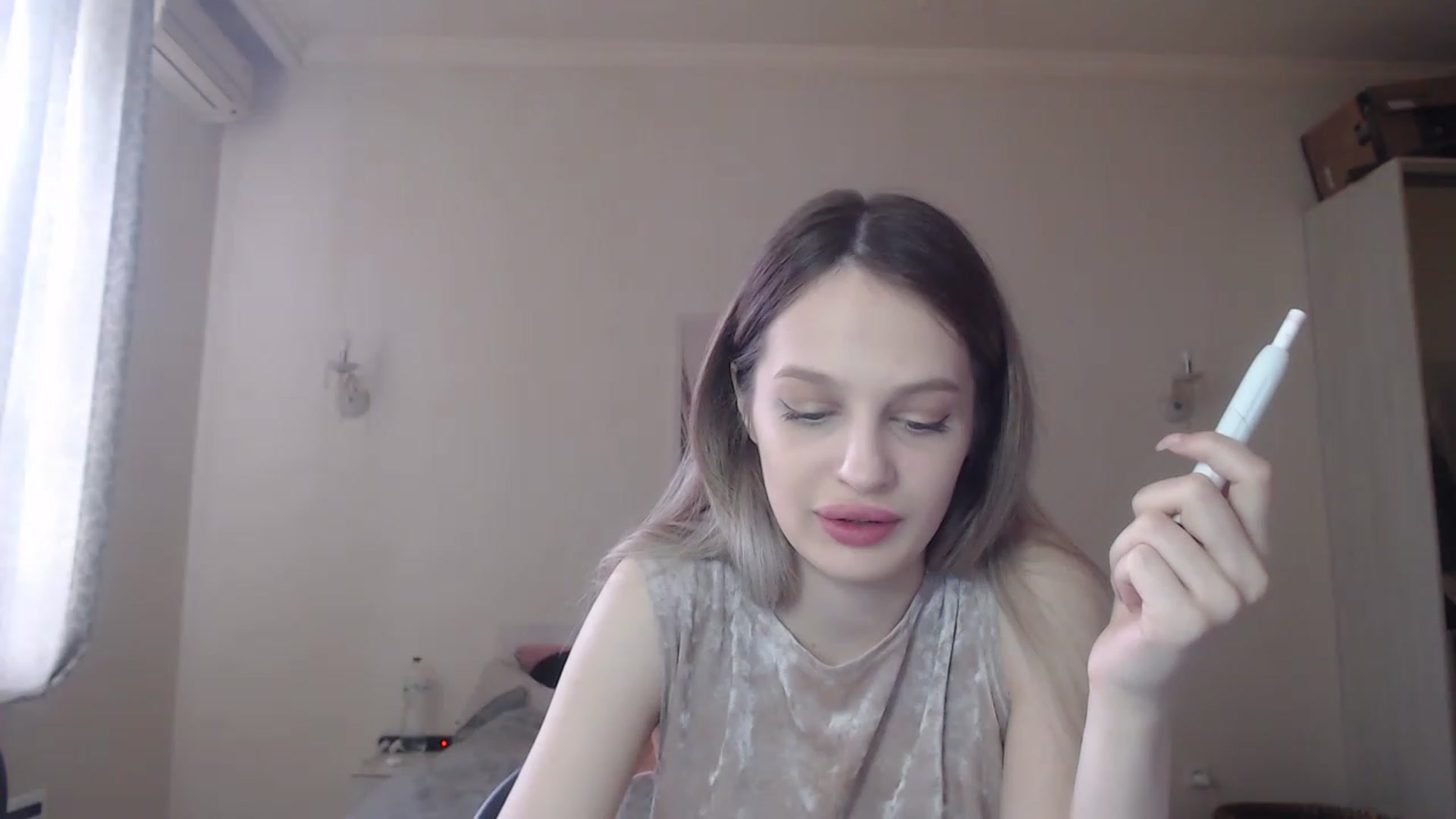 Gallery image thumbnail from Lola_vi's myfreecams stream on, 05/10/2023, 10:21 image 9 of 20