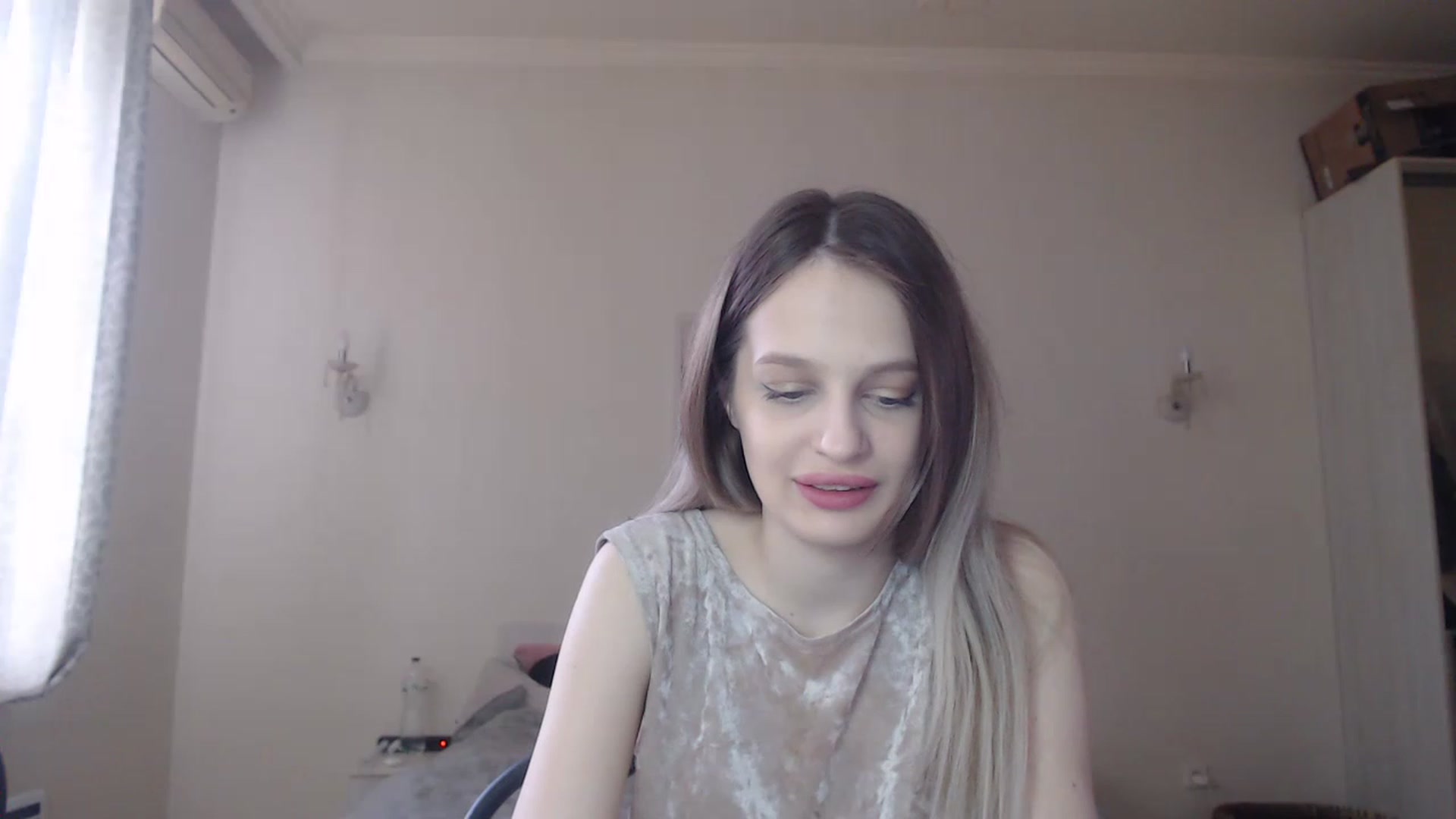 Gallery image thumbnail from Lola_vi's myfreecams stream on, 05/10/2023, 10:21 image 18 of 20