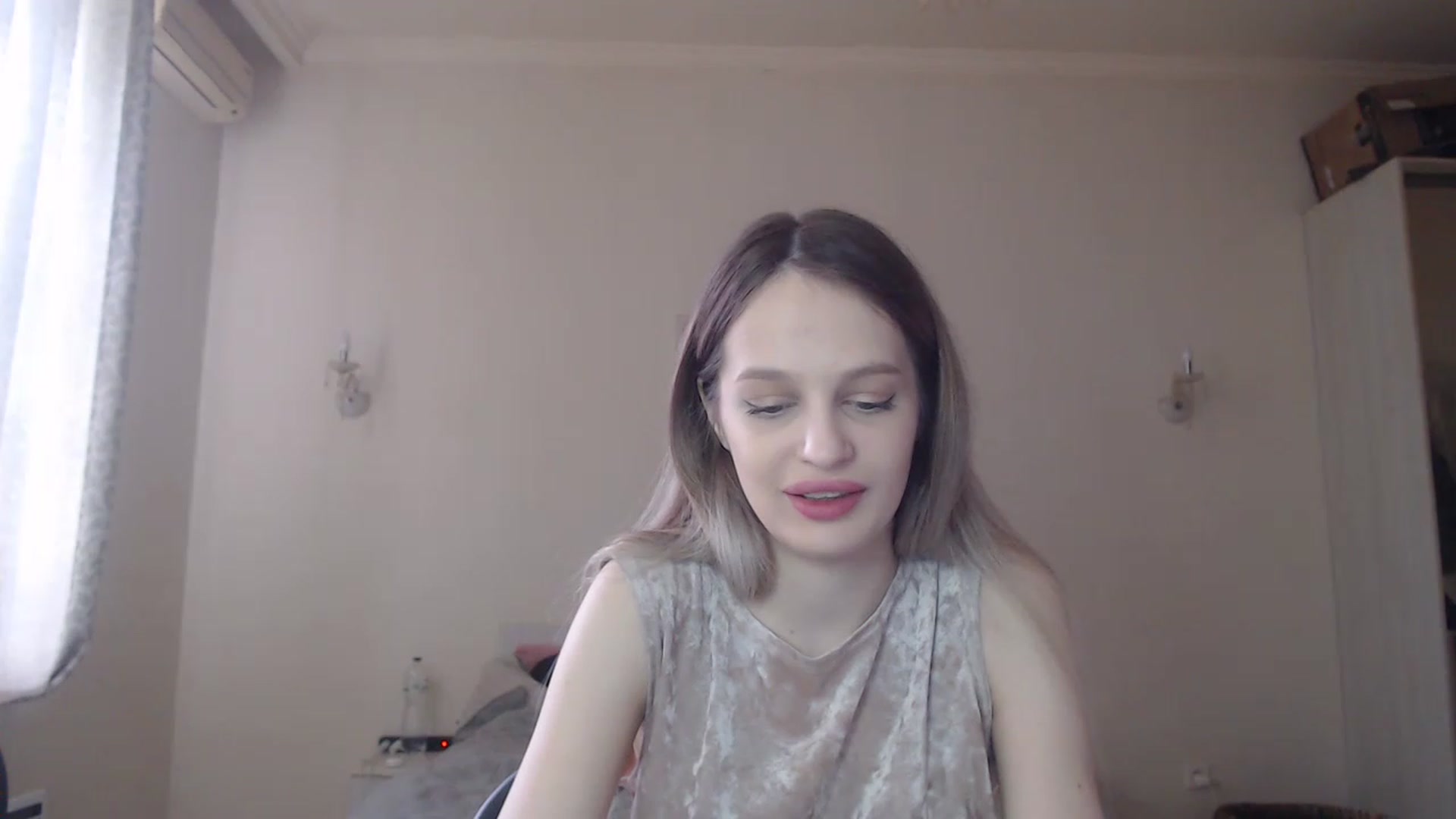 Gallery image thumbnail from Lola_vi's myfreecams stream on, 05/10/2023, 10:21 image 7 of 20