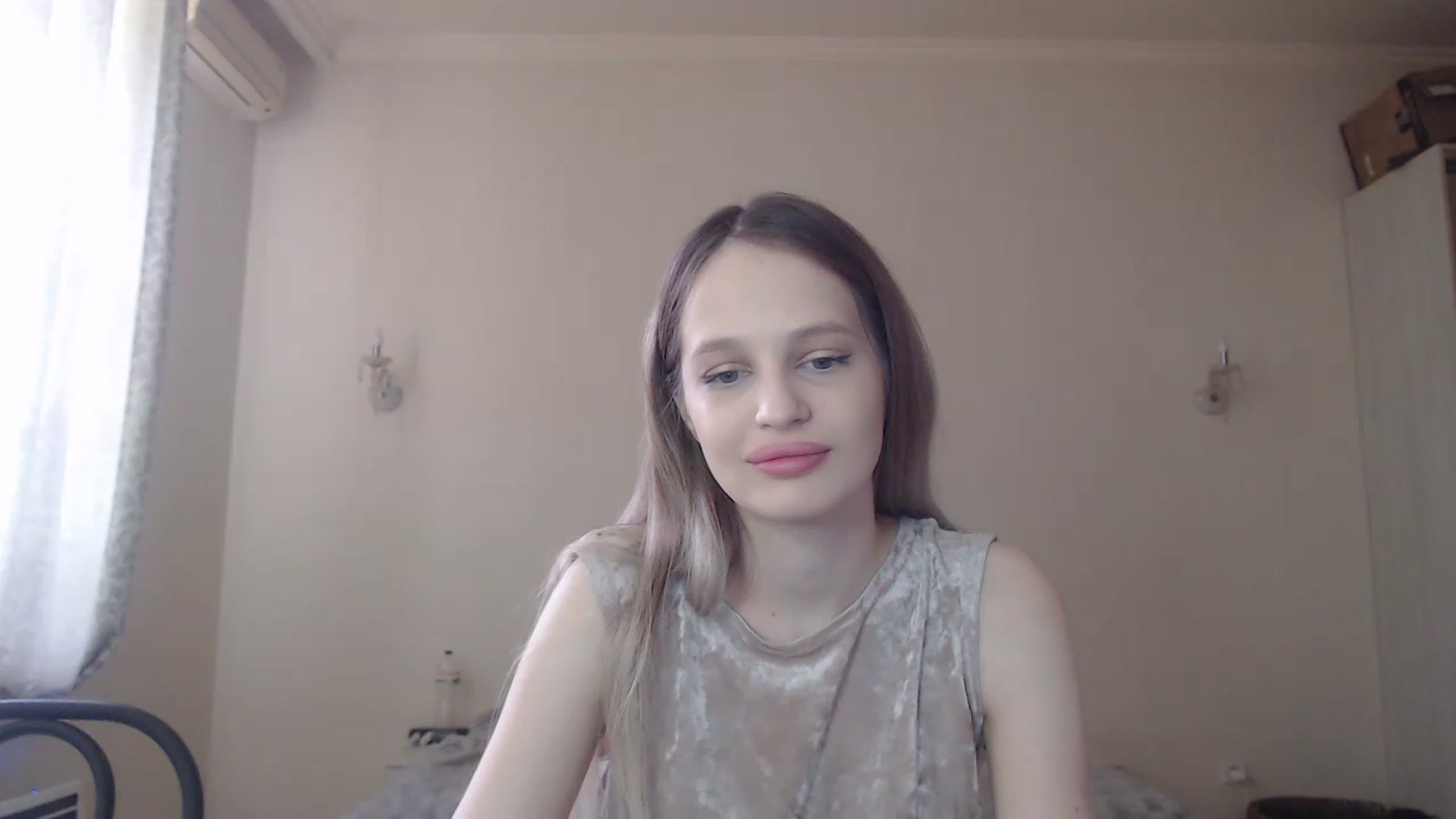 Gallery image thumbnail from Lola_vi's myfreecams stream on, 05/11/2023, 10:23 image 11 of 20