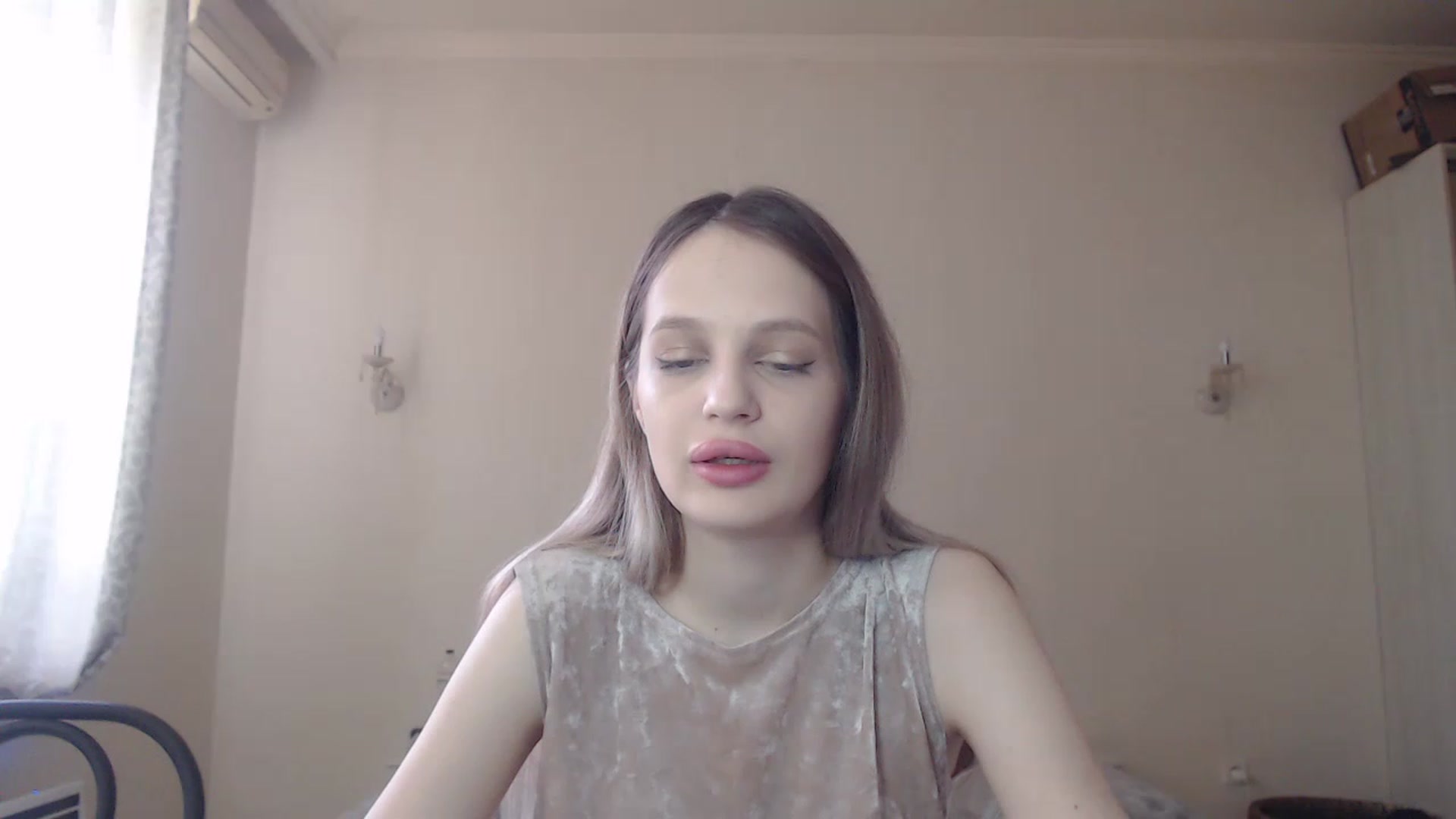Gallery image thumbnail from Lola_vi's myfreecams stream on, 05/11/2023, 10:23 image 2 of 20