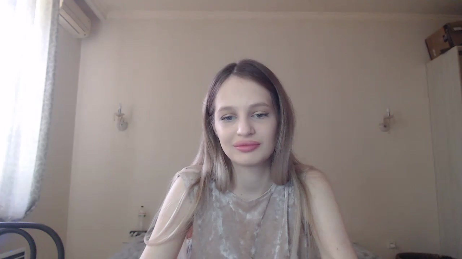 Gallery image thumbnail from Lola_vi's myfreecams stream on, 05/11/2023, 10:23 image 9 of 20