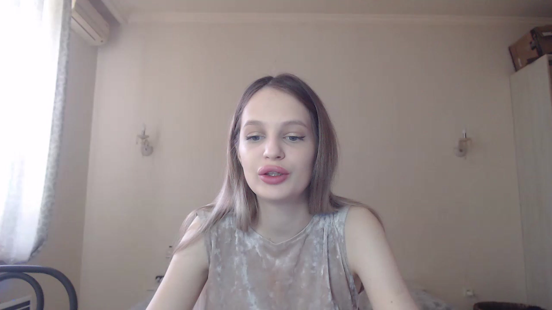 Gallery image thumbnail from Lola_vi's myfreecams stream on, 05/11/2023, 10:23 image 6 of 20