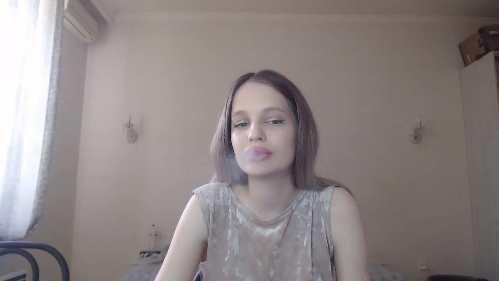 Gallery image thumbnail from Lola_vi's myfreecams stream on, 05/11/2023, 10:23 image 15 of 20