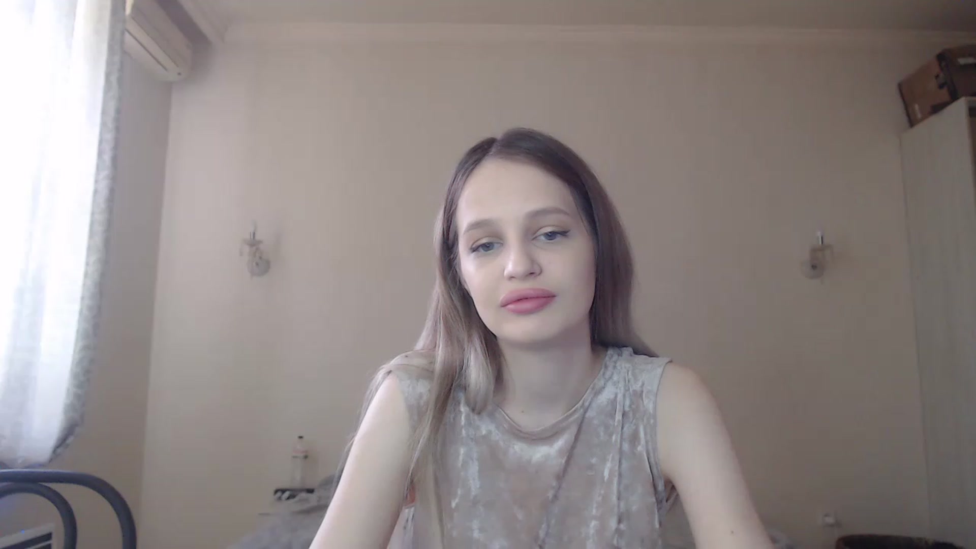 Gallery image thumbnail from Lola_vi's myfreecams stream on, 05/11/2023, 10:23 image 13 of 20