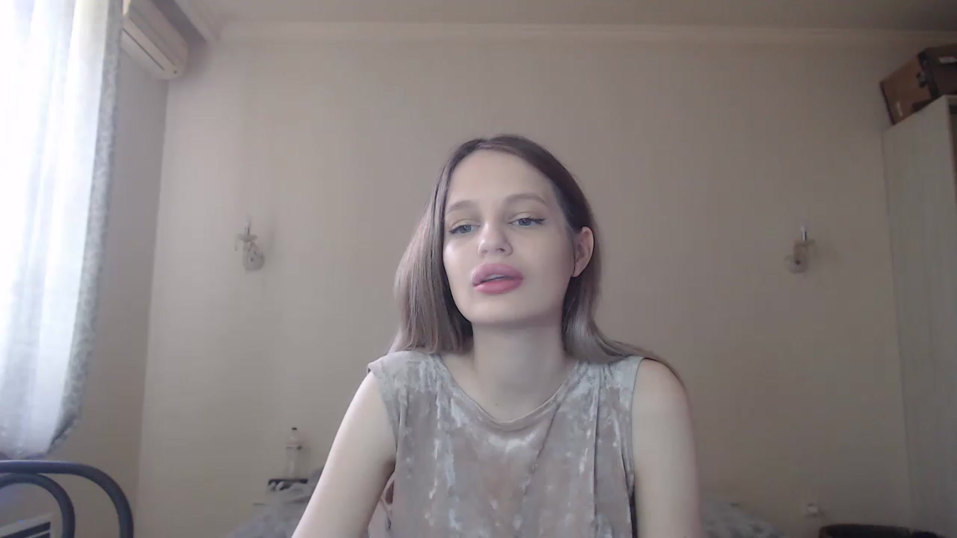 Gallery image thumbnail from Lola_vi's myfreecams stream on, 05/11/2023, 10:23 image 17 of 20