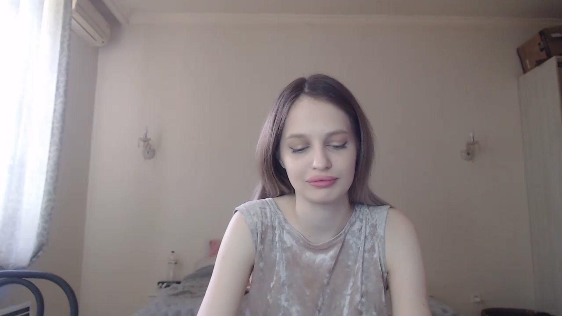 Gallery image thumbnail from Lola_vi's myfreecams stream on, 05/11/2023, 10:23 image 14 of 20