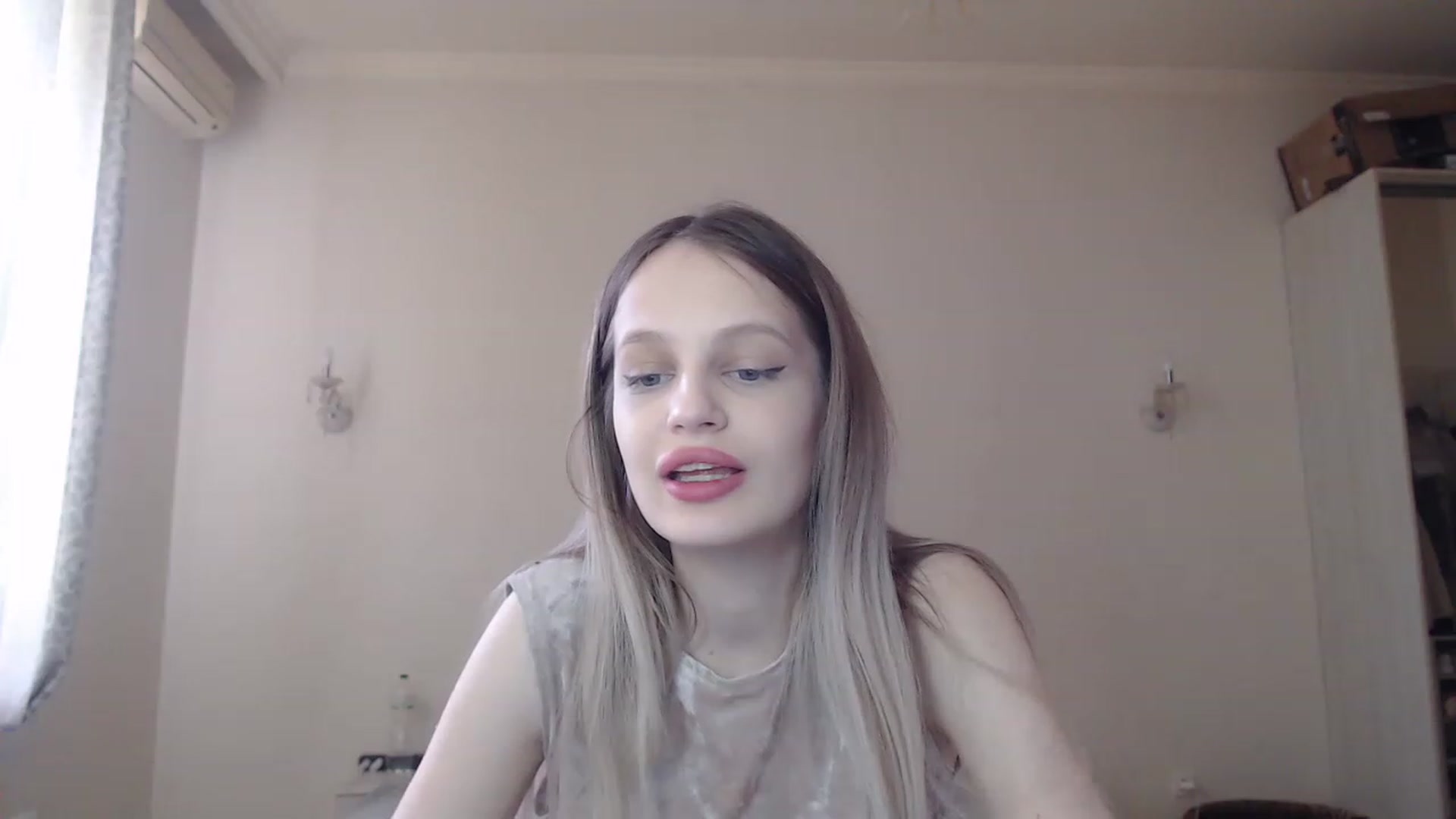 Gallery image thumbnail from Lola_vi's myfreecams stream on, 05/13/2023, 10:46 image 10 of 20