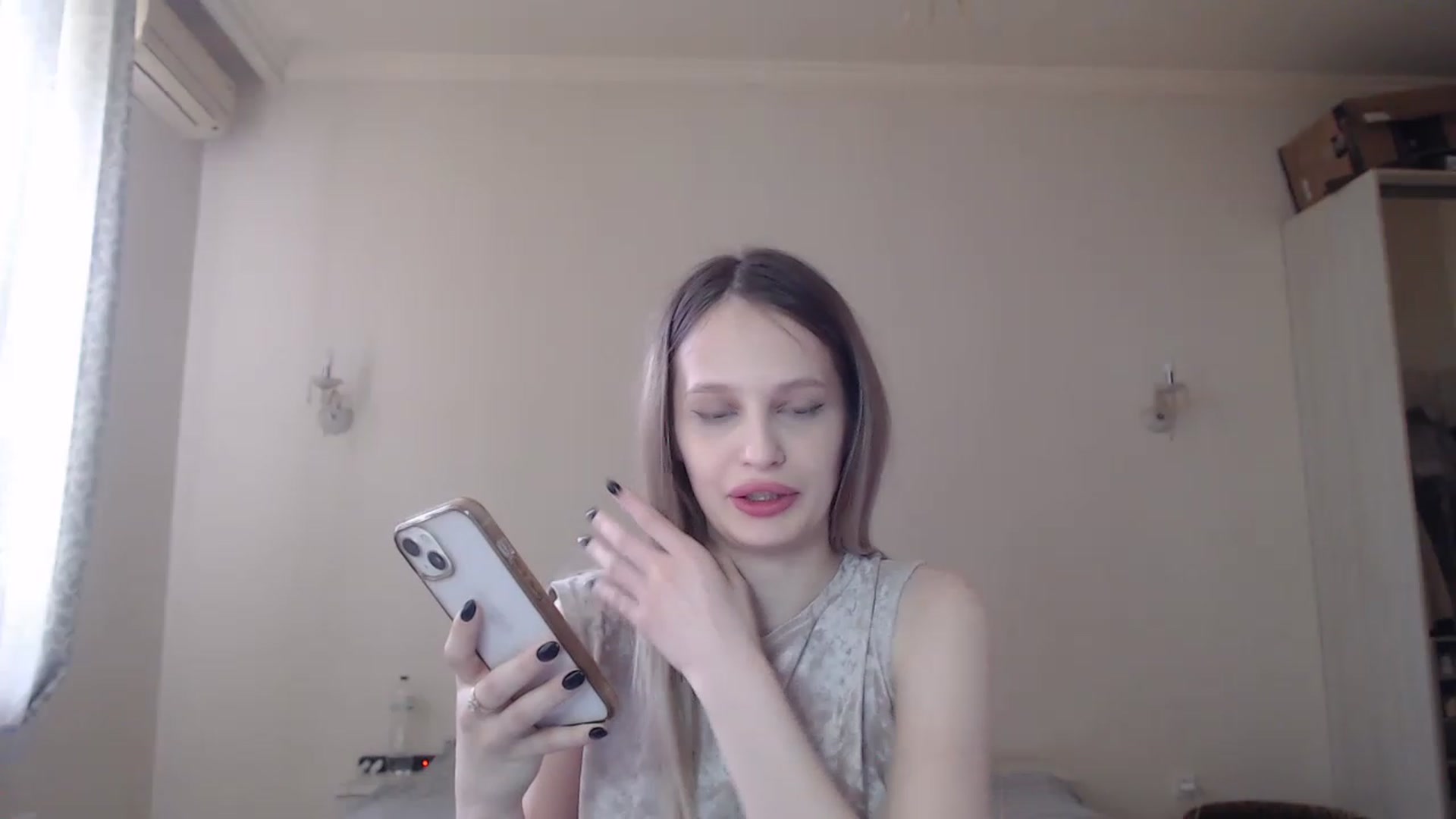 Gallery image thumbnail from Lola_vi's myfreecams stream on, 05/13/2023, 10:46 image 13 of 20