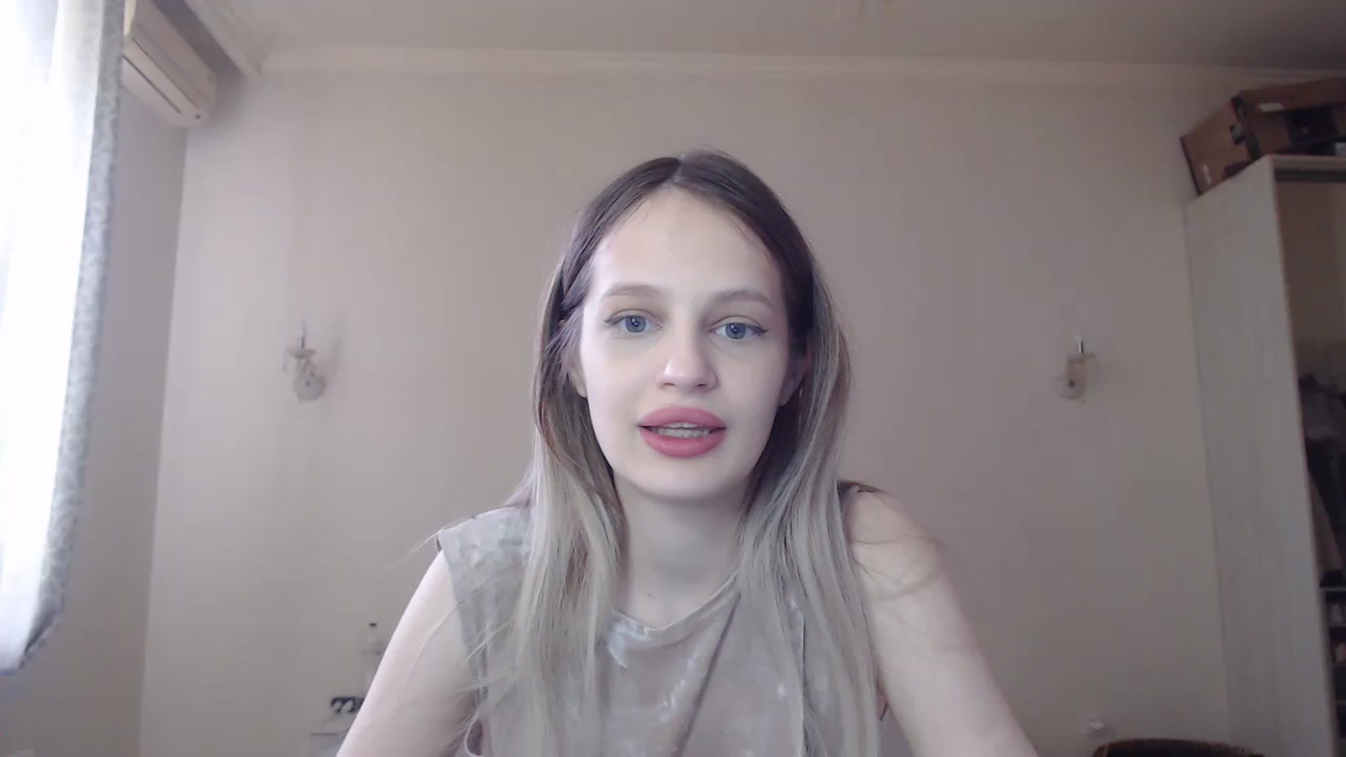 Gallery image thumbnail from Lola_vi's myfreecams stream on, 05/13/2023, 10:46 image 7 of 20