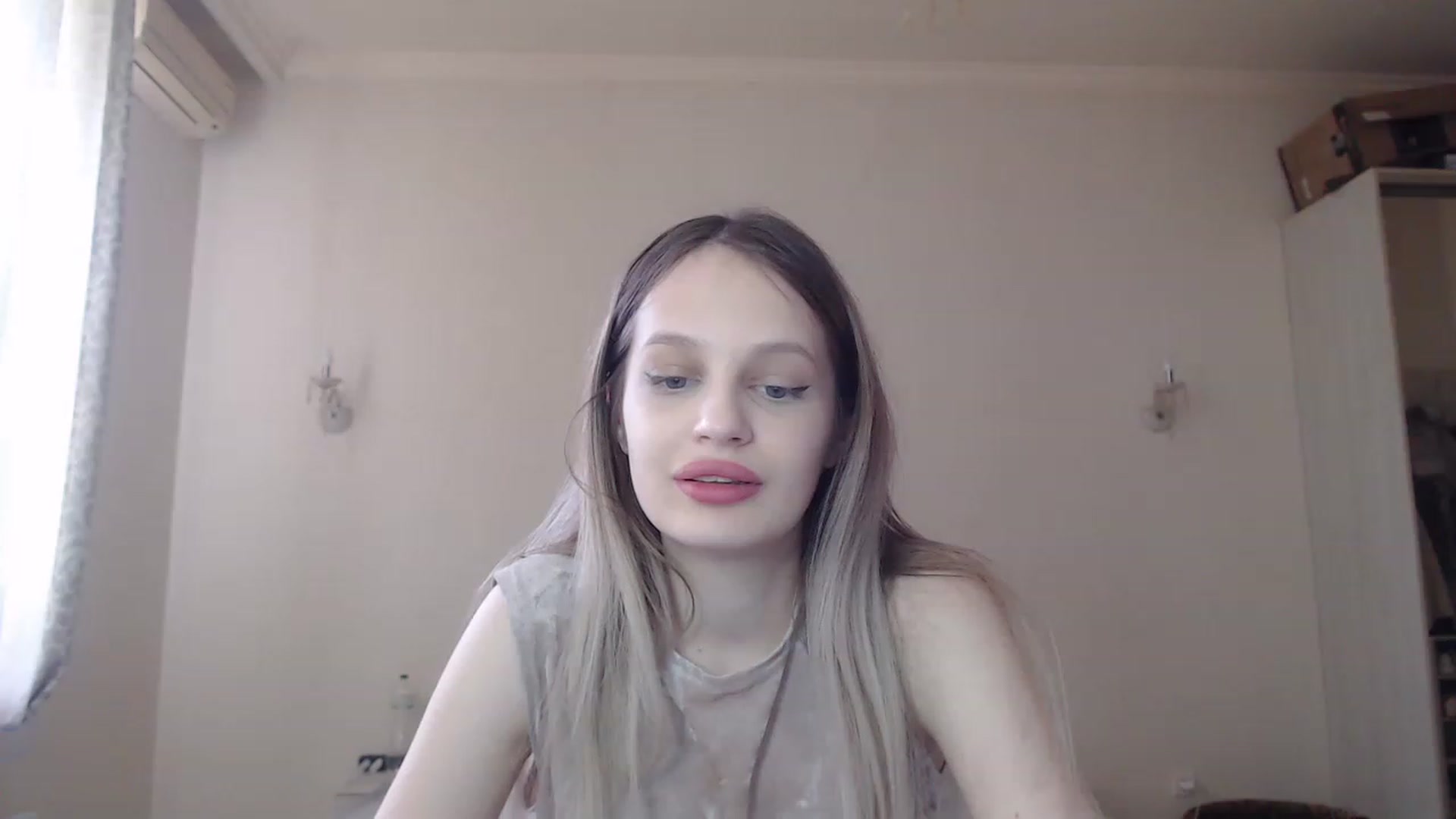 Gallery image thumbnail from Lola_vi's myfreecams stream on, 05/13/2023, 10:46 image 11 of 20