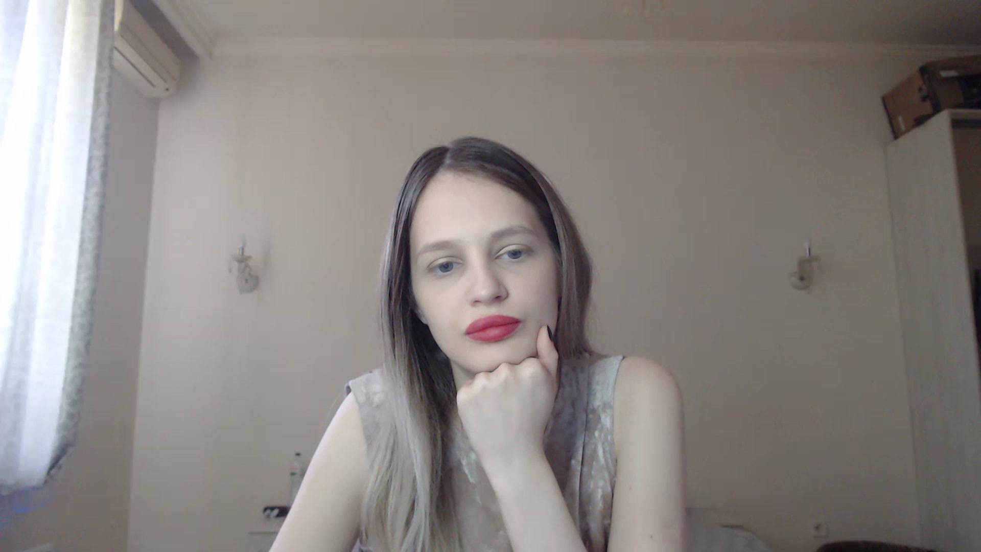 Gallery image thumbnail from Lola_vi's myfreecams stream on, 05/14/2023, 10:32 image 18 of 20
