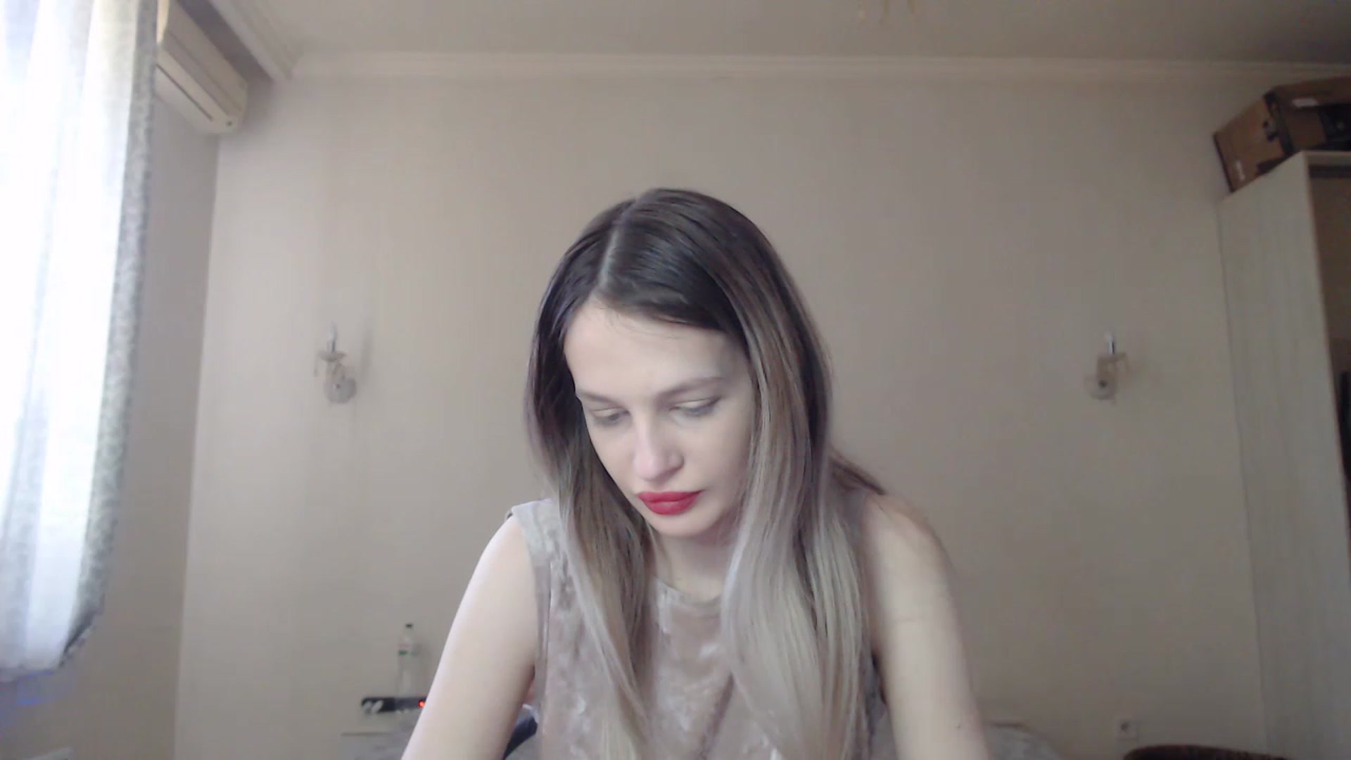 Gallery image thumbnail from Lola_vi's myfreecams stream on, 05/14/2023, 10:32 image 2 of 20