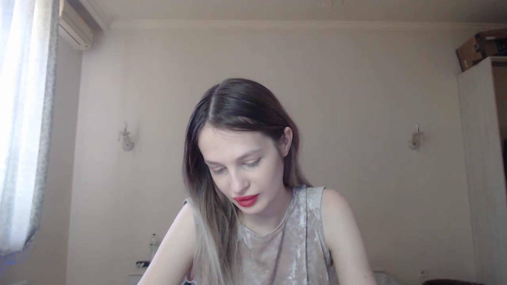 Gallery image thumbnail from Lola_vi's myfreecams stream on, 05/14/2023, 10:32 image 4 of 20