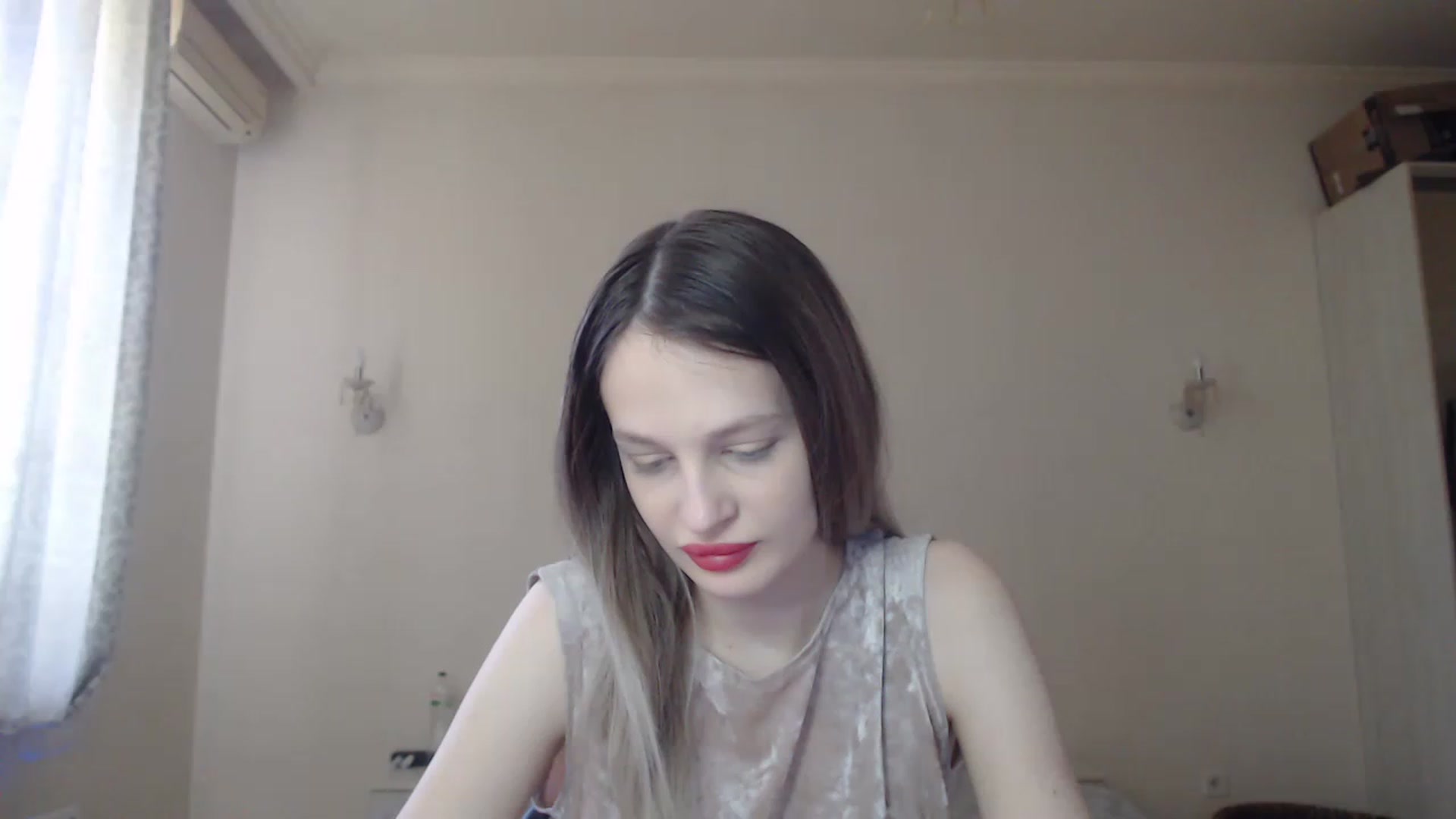 Gallery image thumbnail from Lola_vi's myfreecams stream on, 05/14/2023, 10:32 image 3 of 20