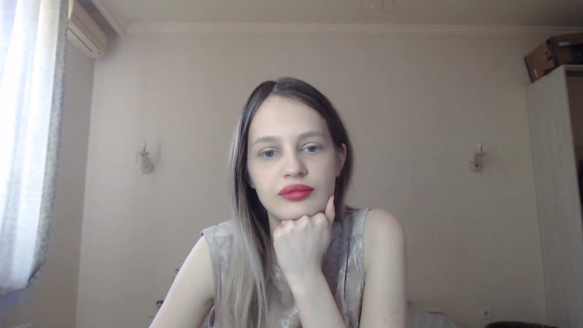 Gallery image thumbnail from Lola_vi's myfreecams stream on, 05/14/2023, 10:32 image 5 of 20