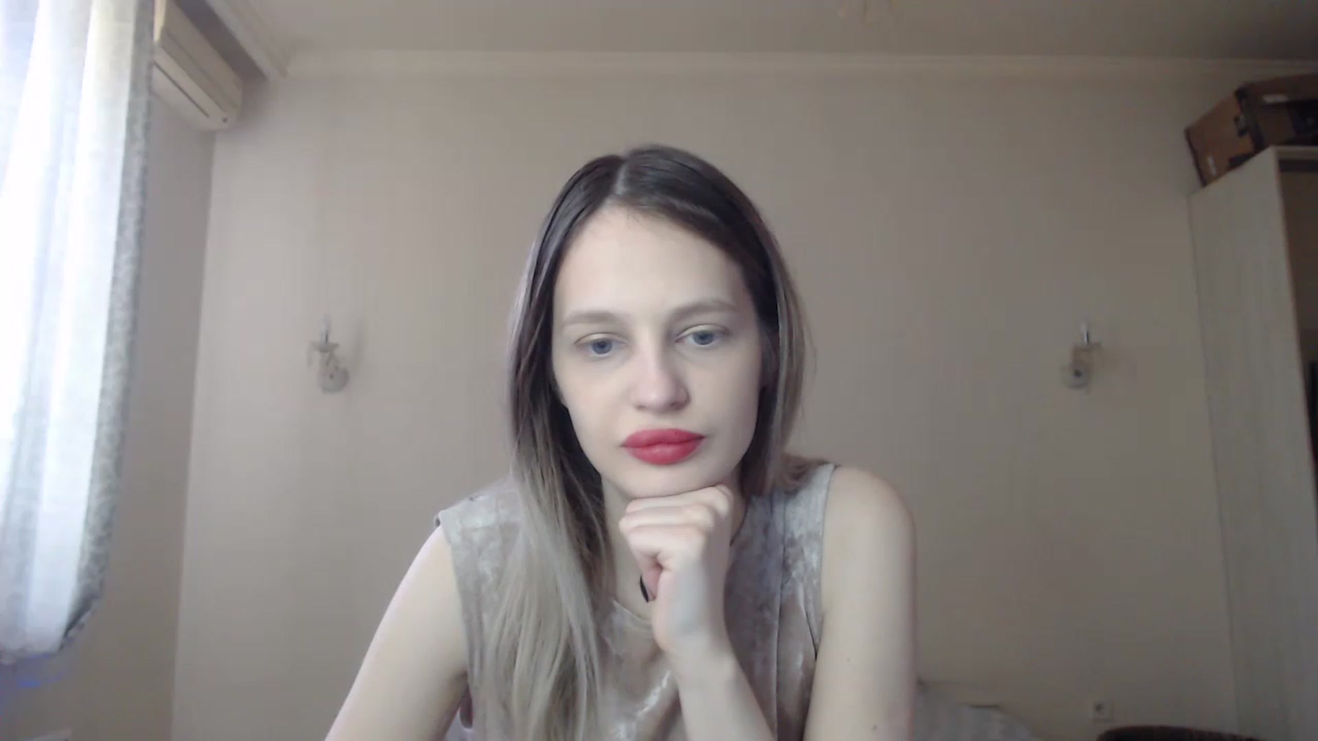Gallery image thumbnail from Lola_vi's myfreecams stream on, 05/14/2023, 10:32 image 9 of 20
